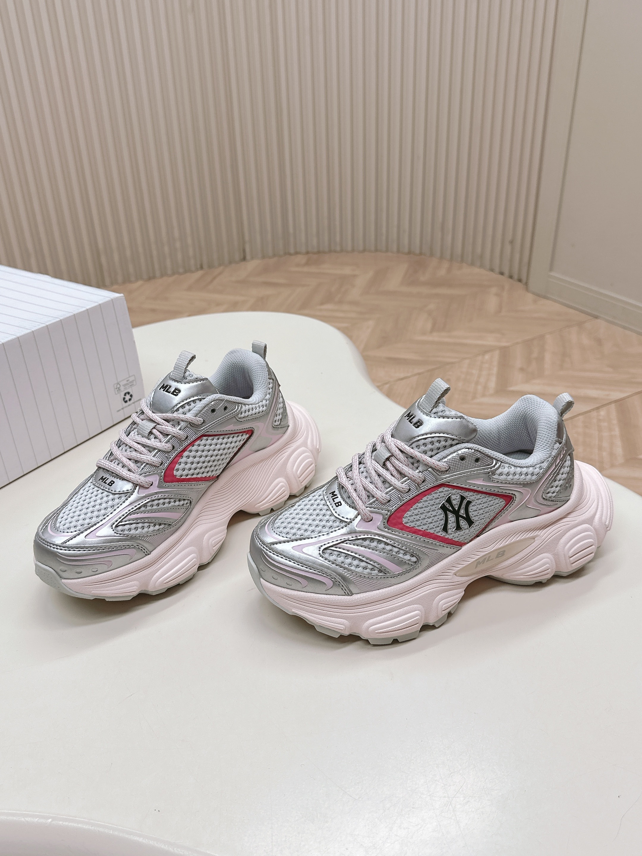 M*B 25ss 신상 스니커즈