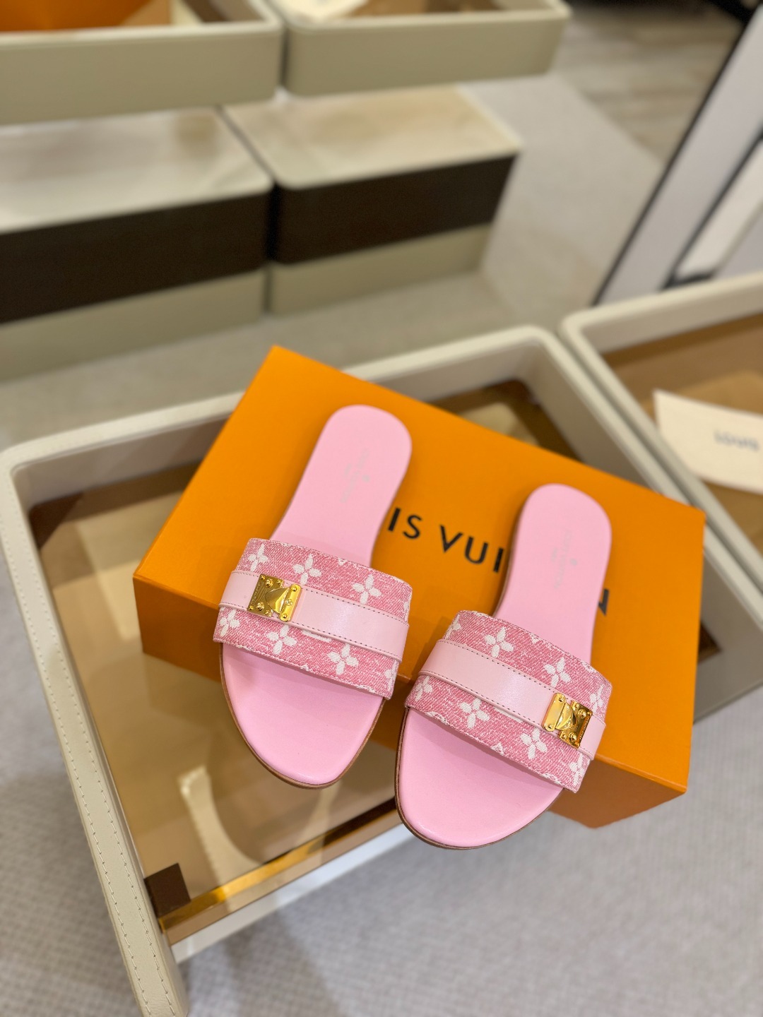루이비통 클래식 플랫 슬리퍼