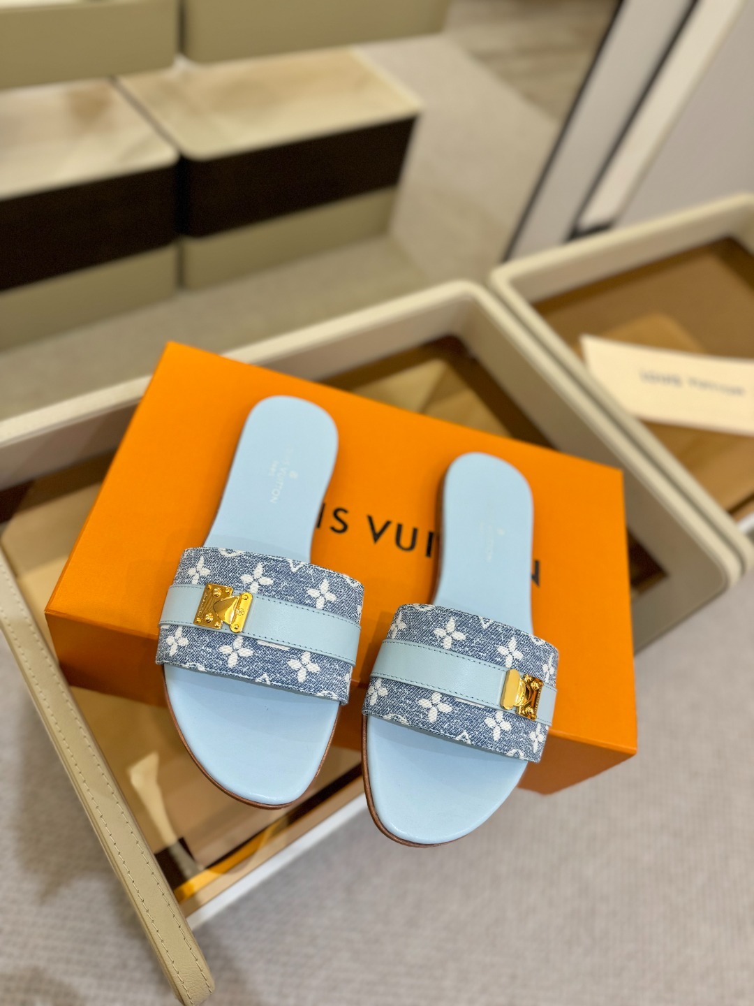 루이비통 클래식 플랫 슬리퍼