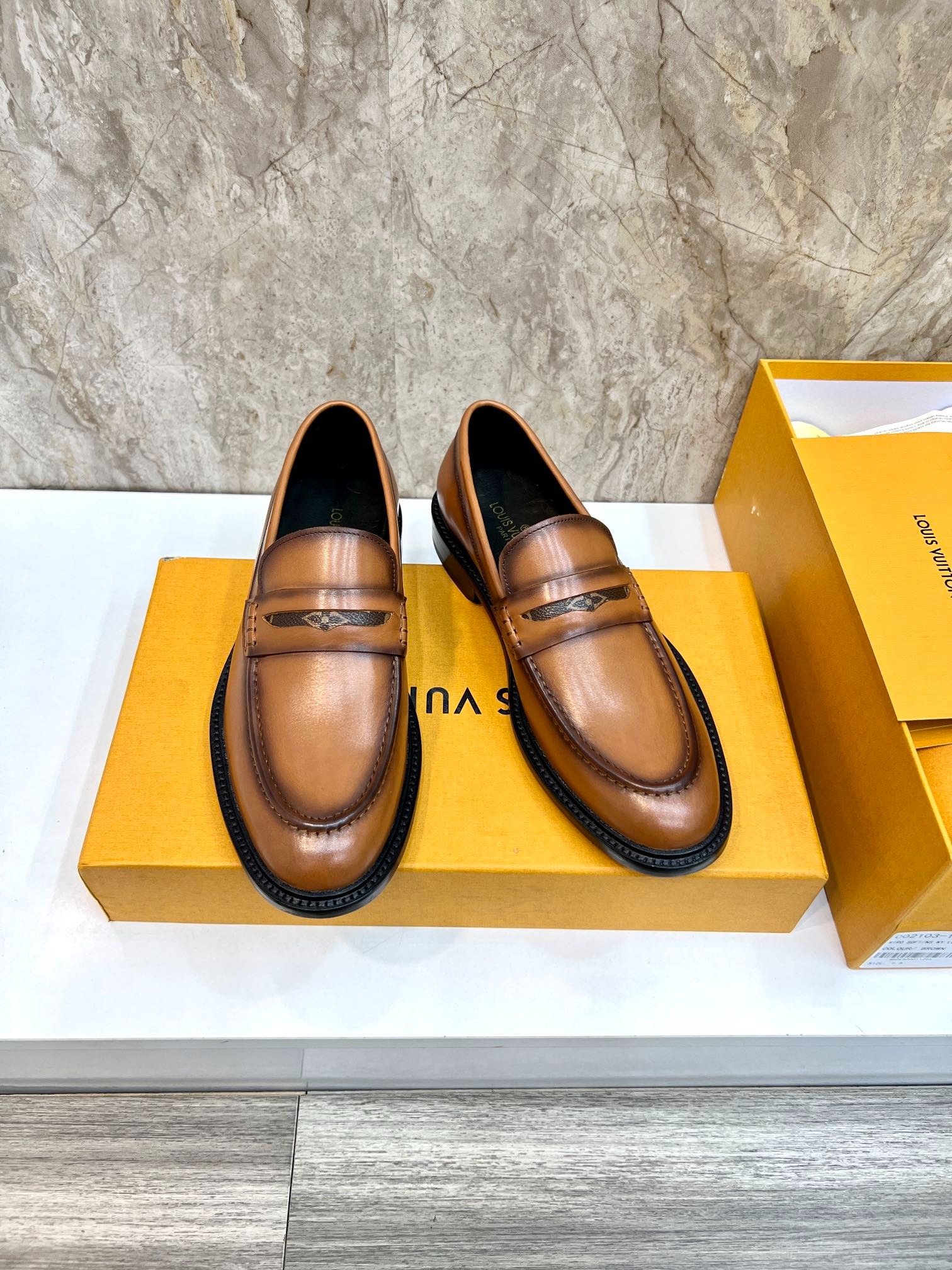 루이비통 벤돔 플렉스 남성 로퍼