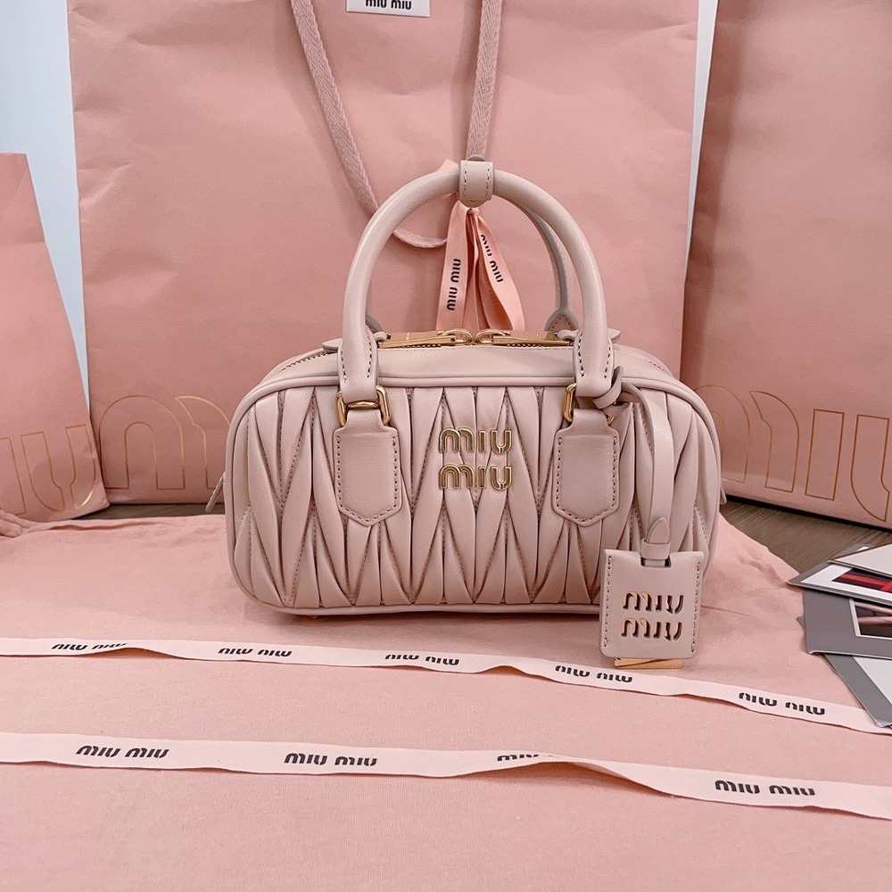 미우미우 스몰 마테라쎄 아르카디 백