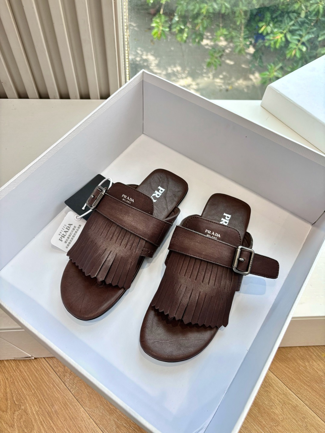 프라다 25ss 빈티지 태슬 세미슬리퍼