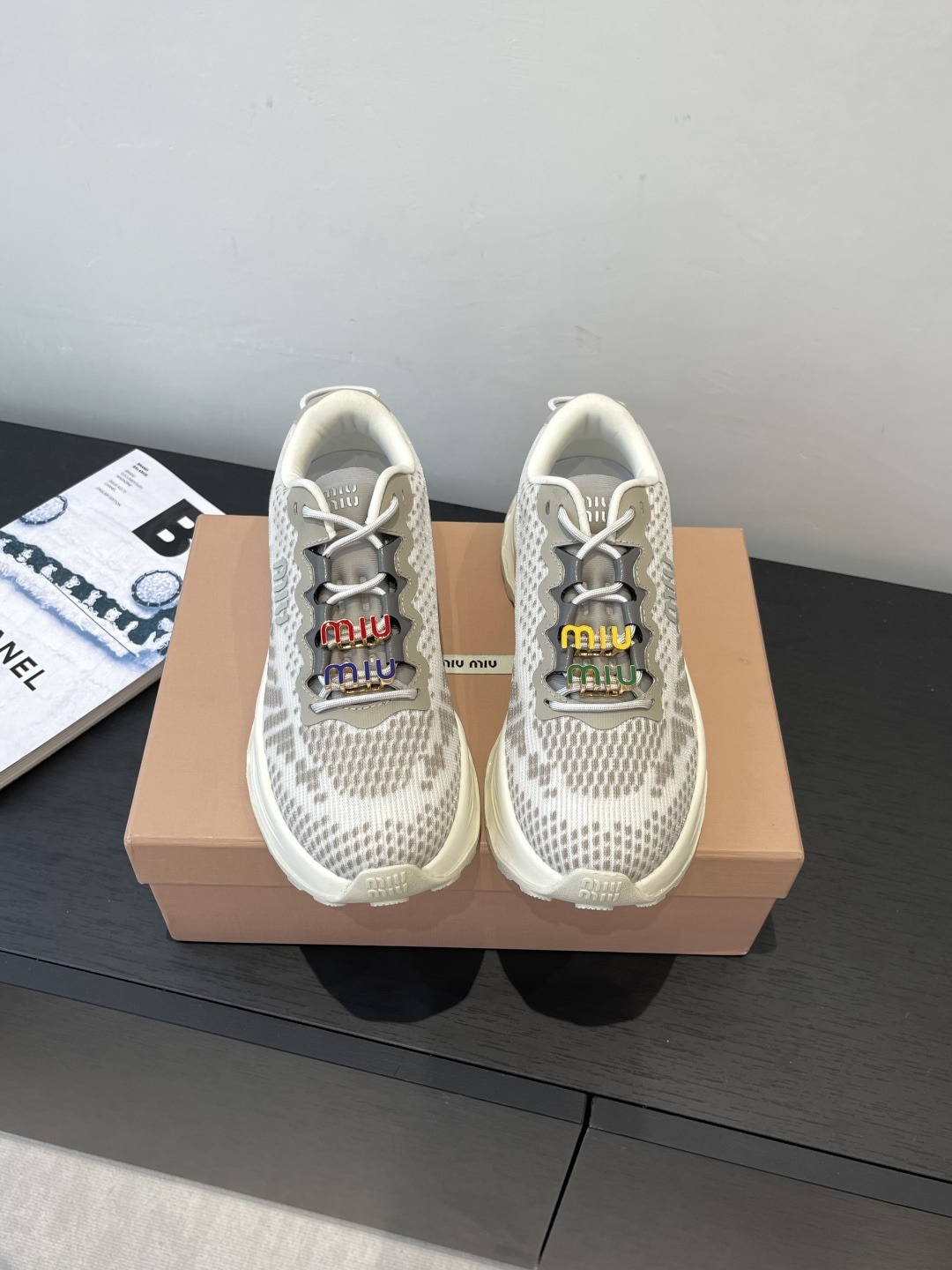 미우미우 2025 최신 아메리칸 스니커즈