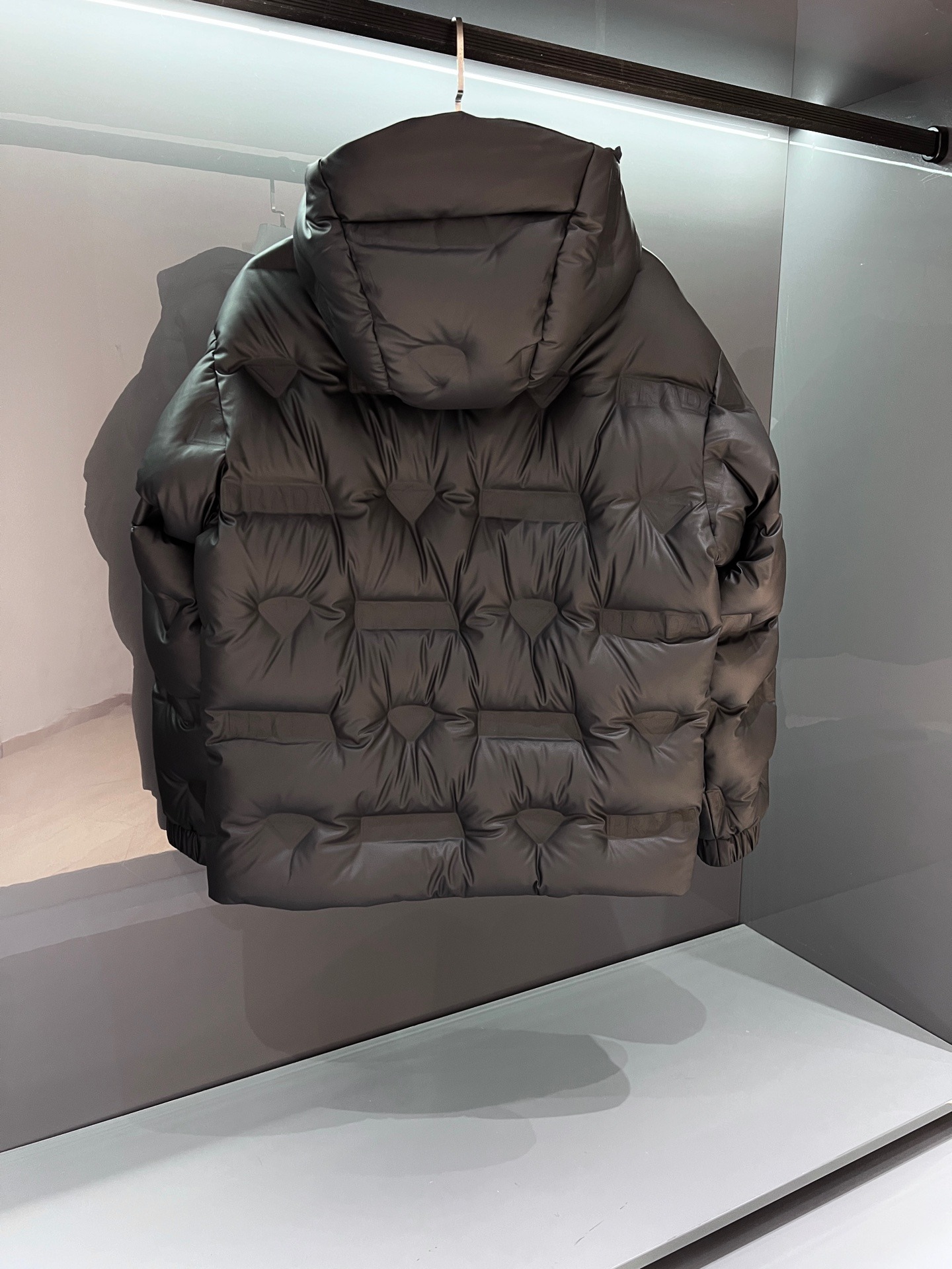 프라다 남성 패션 고무 후드 패딩 점퍼