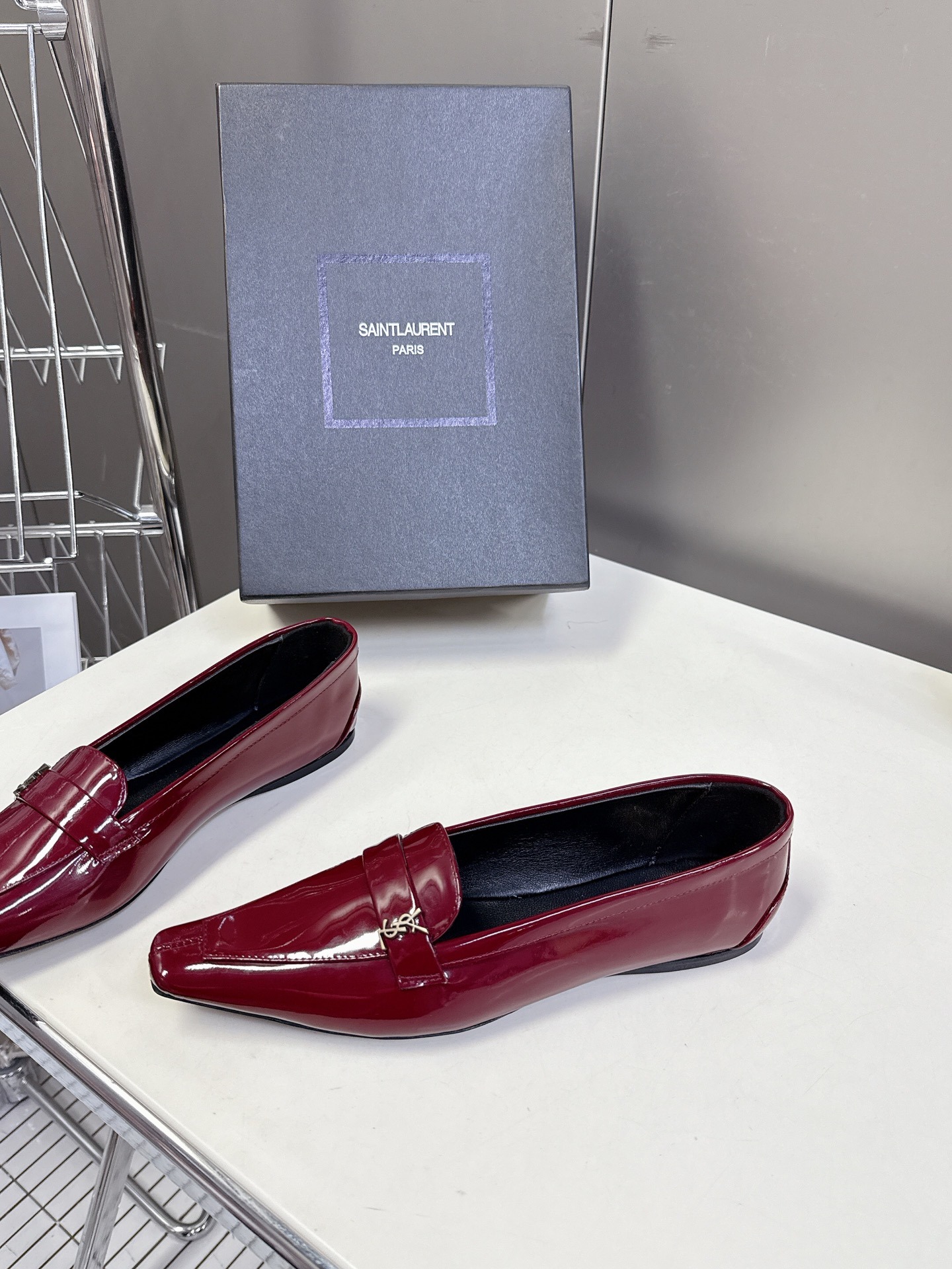 입생로랑 클래식한 슈즈 단화