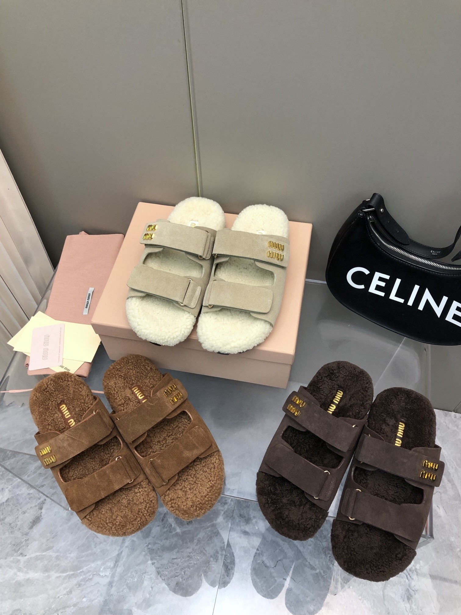 미우미우 25 신상 털 슬리퍼