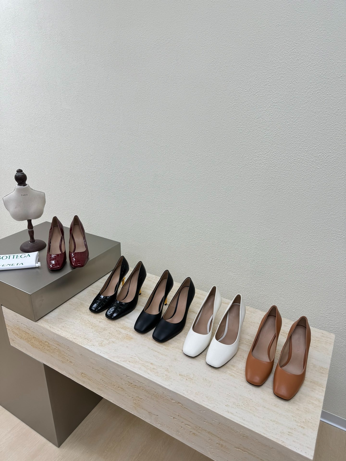 보테가베네타 Knot 라인 메탈굽 힐