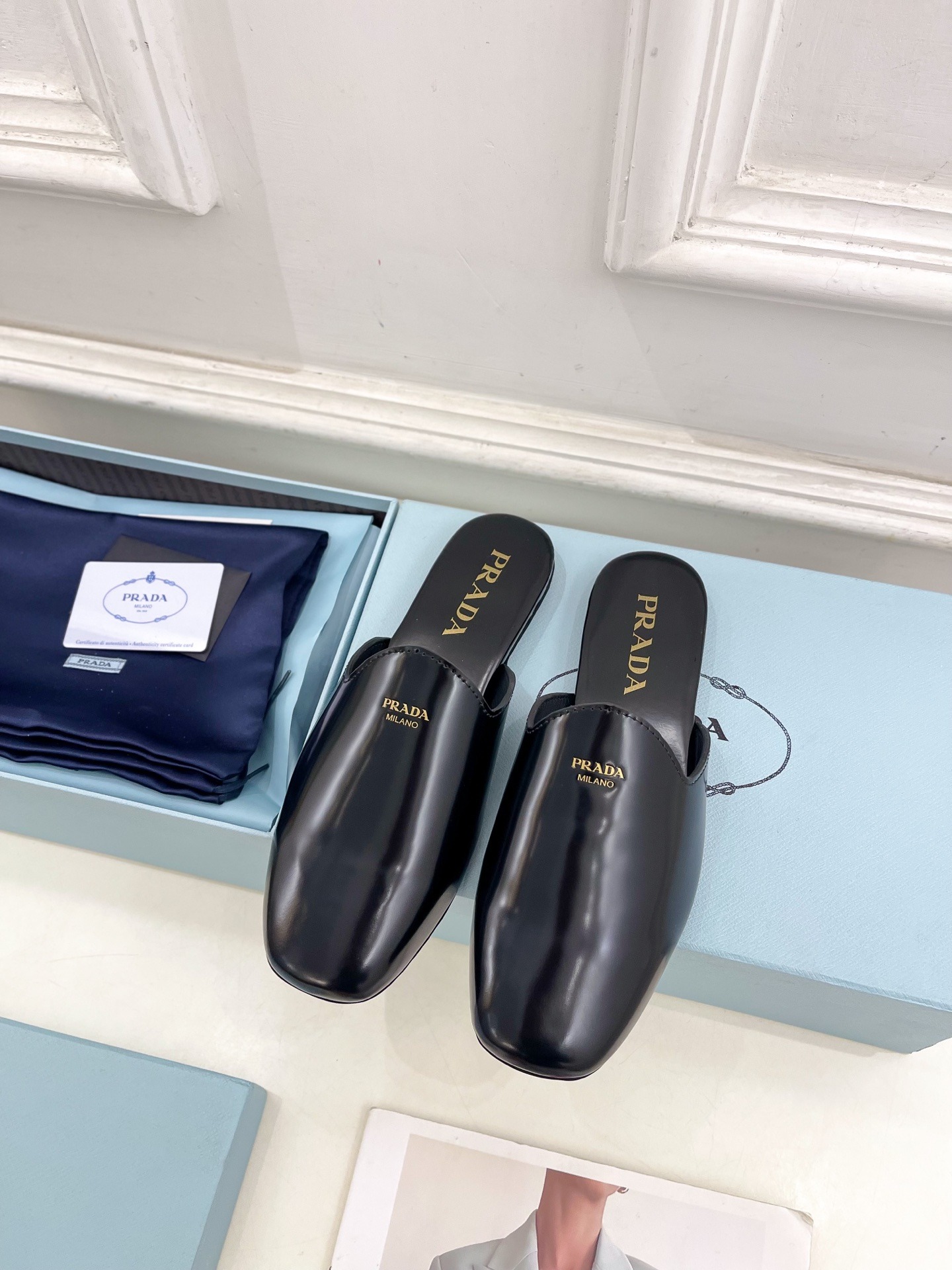 프라다 25 봄여름 빈티지 세미슬립온