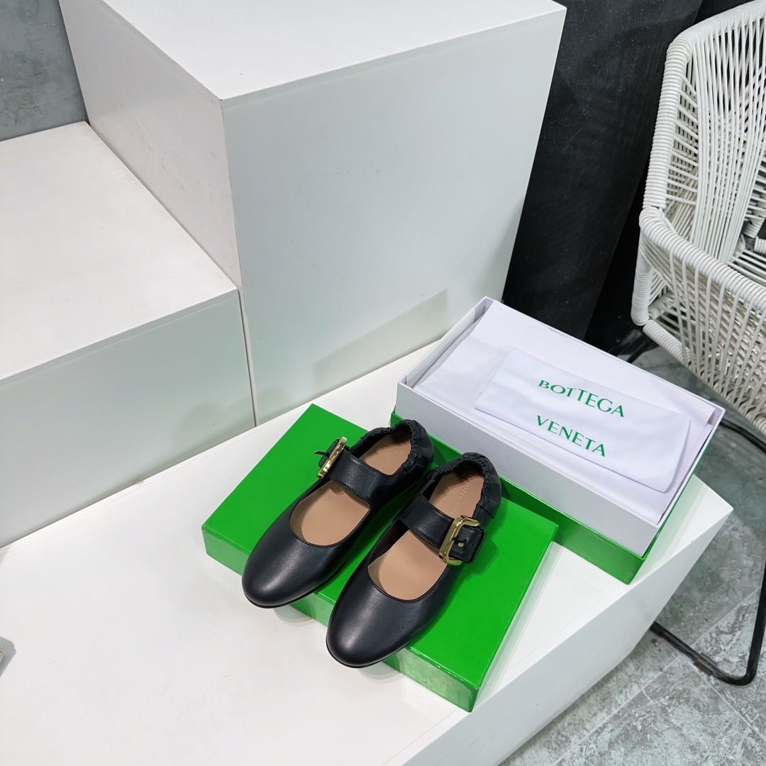 보테가베네타 메리제인 플랫슈즈