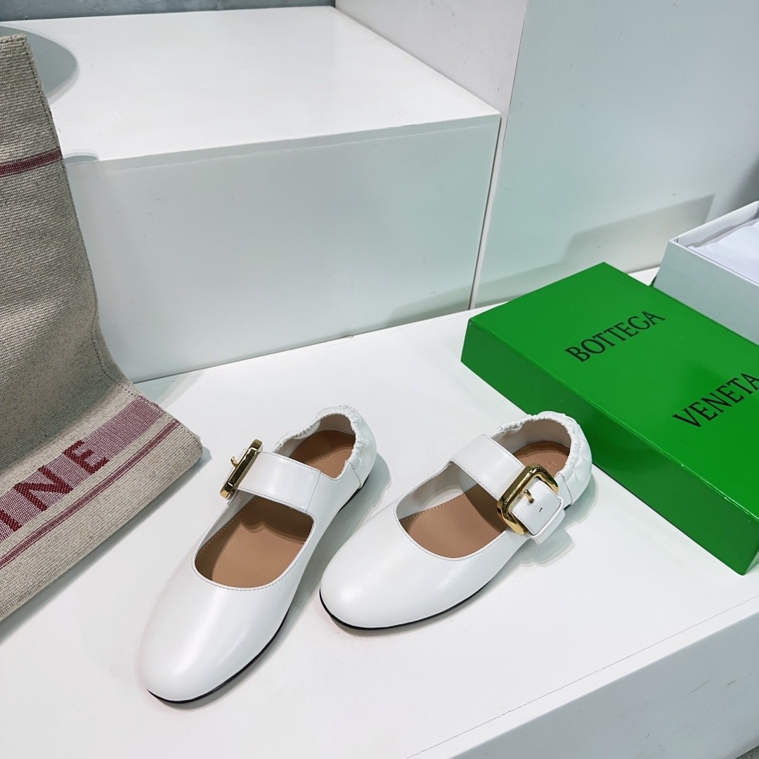 보테가베네타 메리제인 플랫슈즈