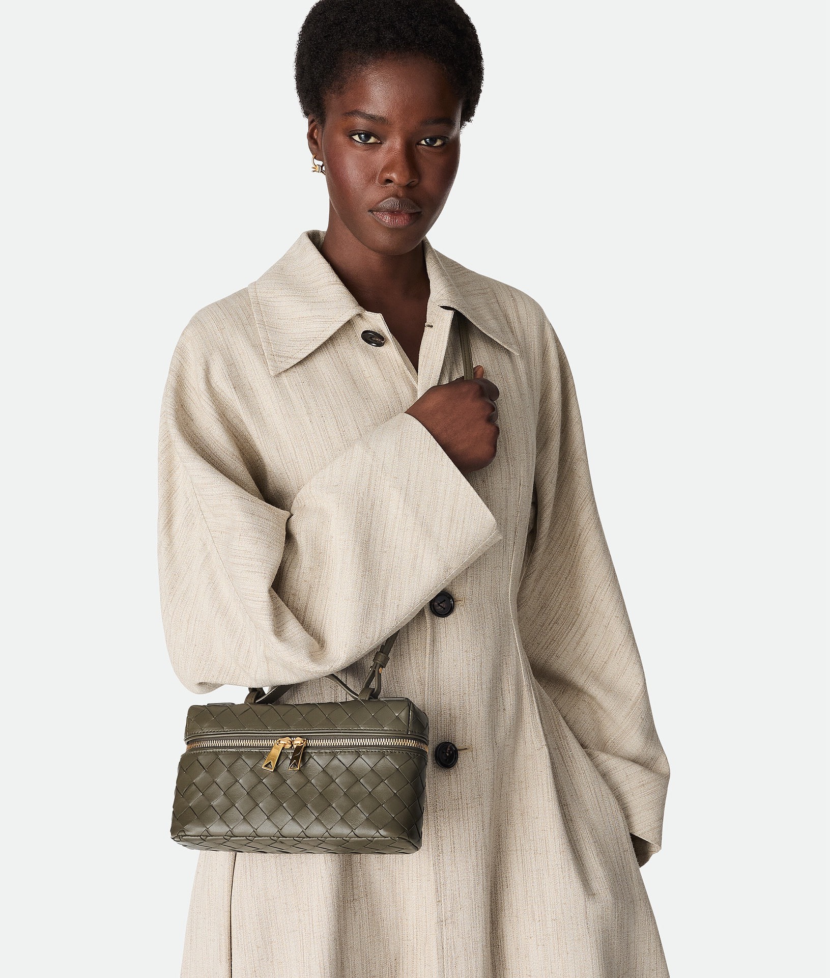 보테가베네타 신상 Vanity Case 끈 파우치