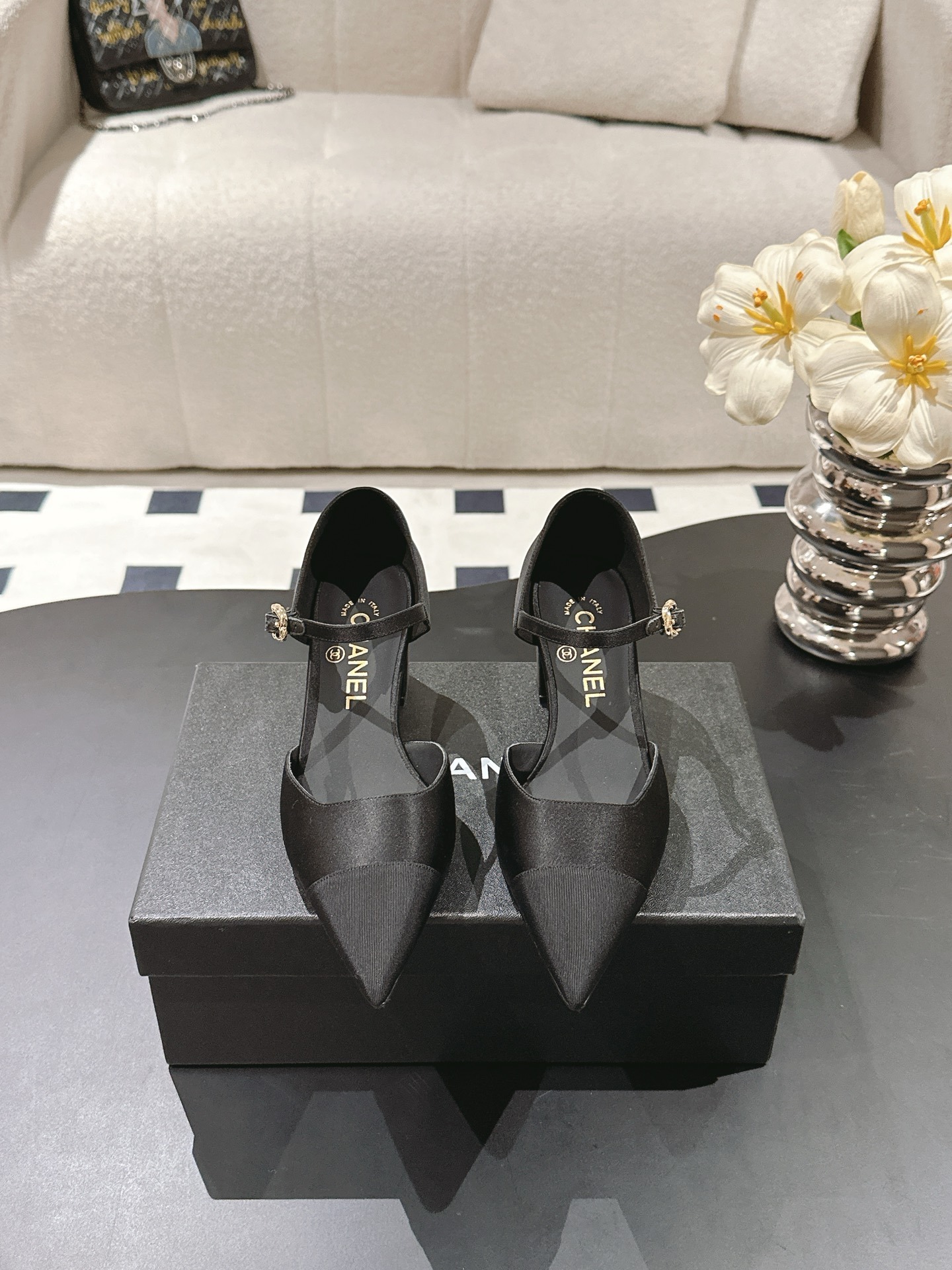 샤넬 25 봄여름 컬렉션 스틸레토 메리제인 샌들