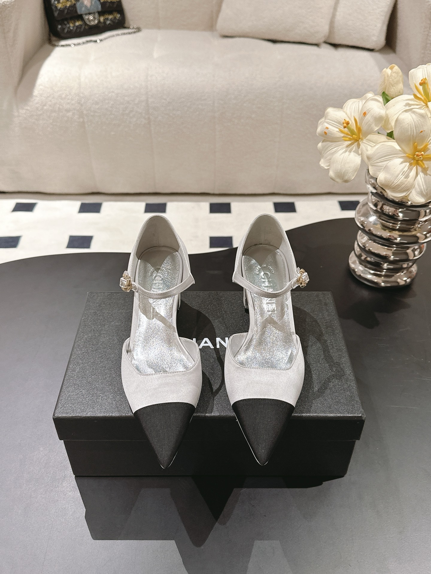 샤넬 25 봄여름 컬렉션 스틸레토 메리제인 샌들