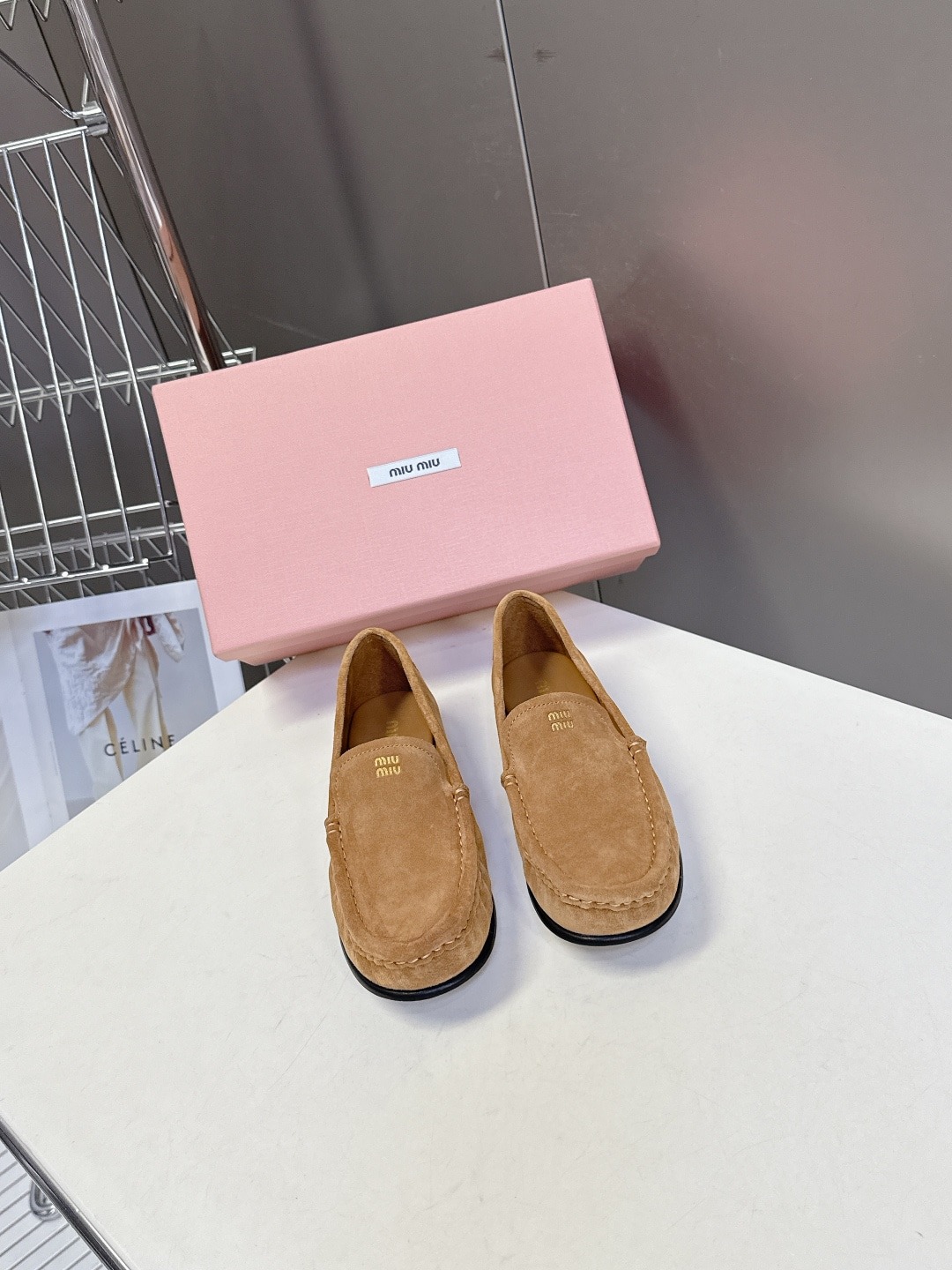 미우미우 25 가을/겨울 신상 워킹 로퍼