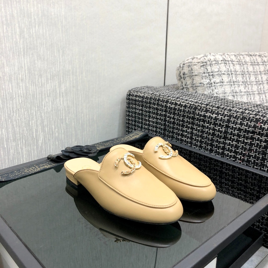 샤넬 최고급 2025 크림슨 로퍼