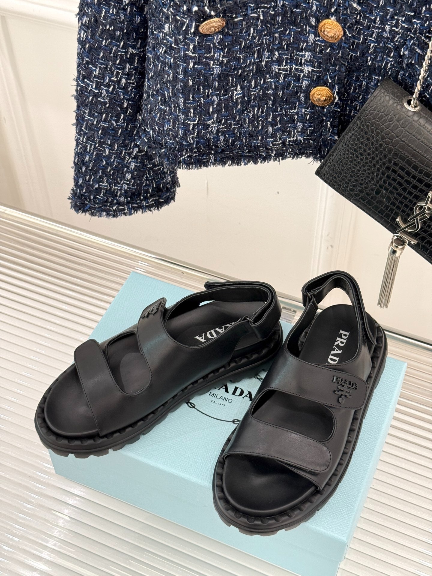 프라다 25 신상 빈티지 캐주얼 커플 비치 샌들