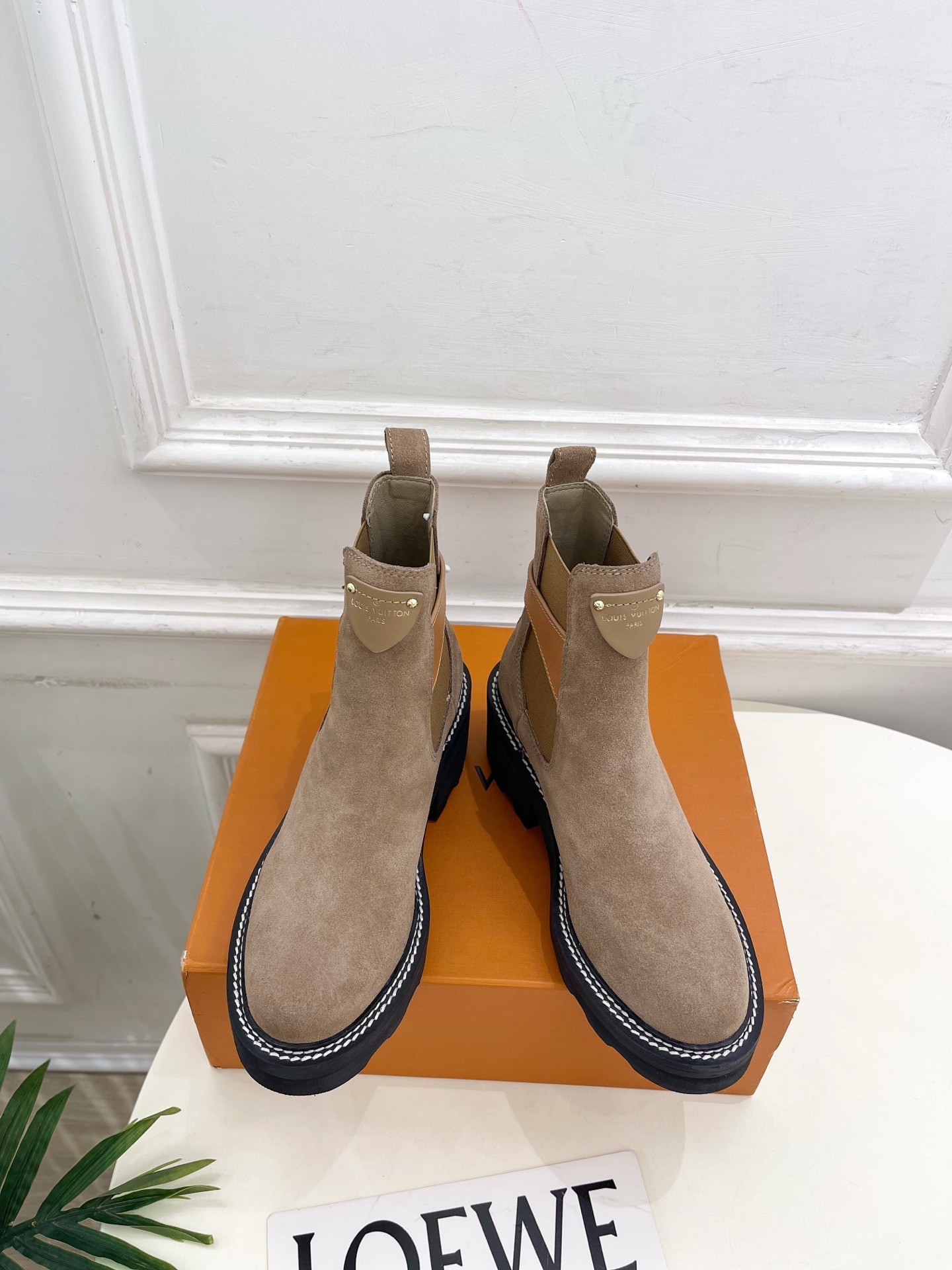 루이비통 25 신상 메탈 앵클 라이더 부츠