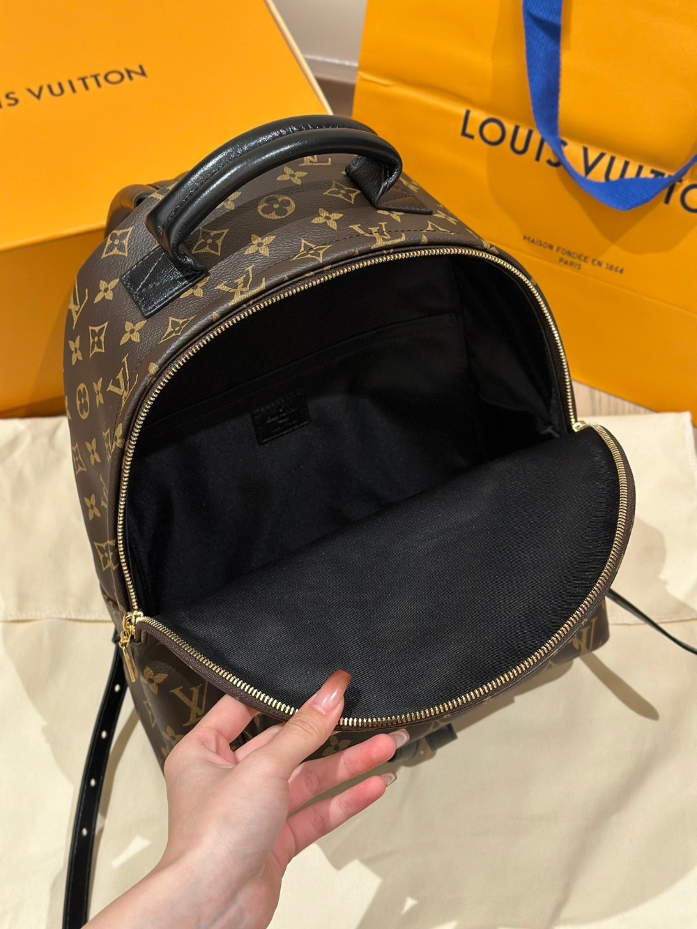 루이비* 팜 스프링스 백팩 