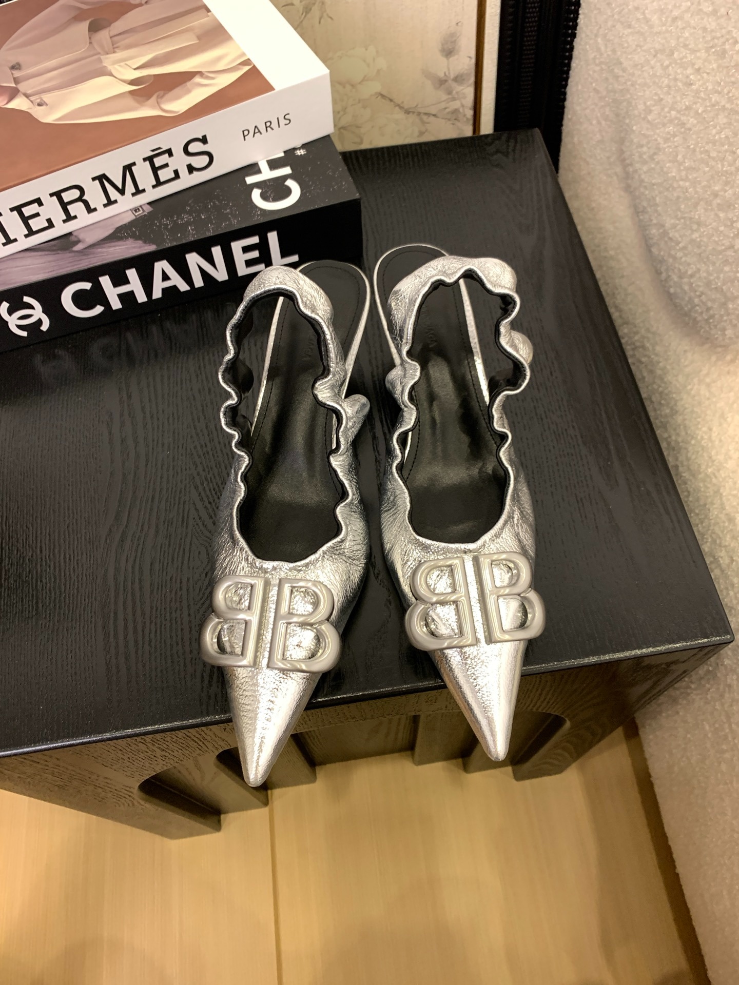 발렌시아가 2025 모나코 슬링백 펌프스