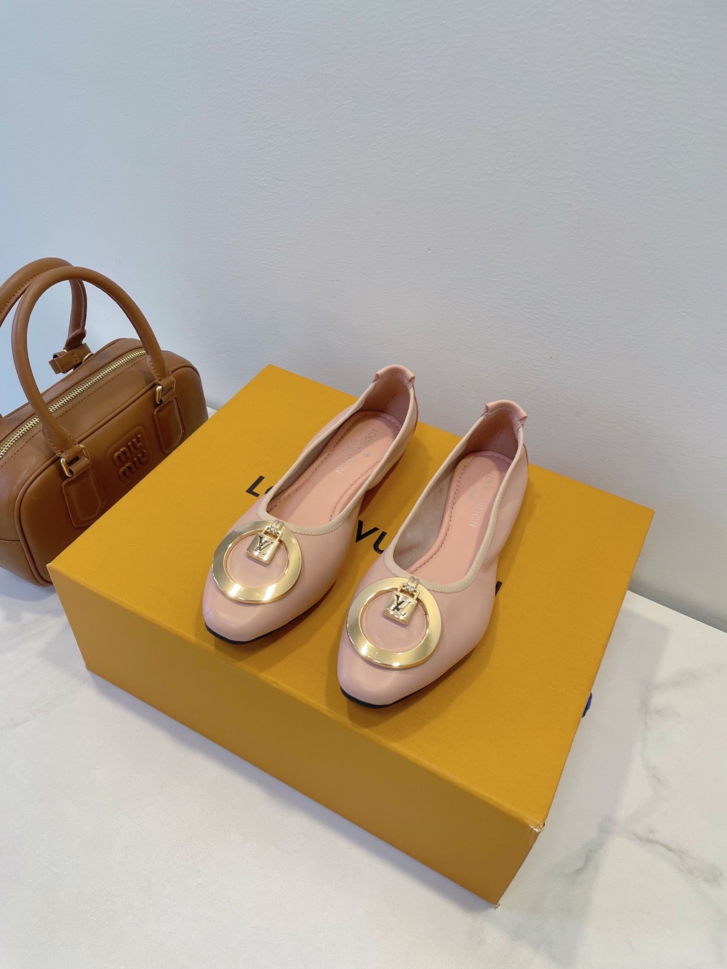 루이비통 신상 발레 단화