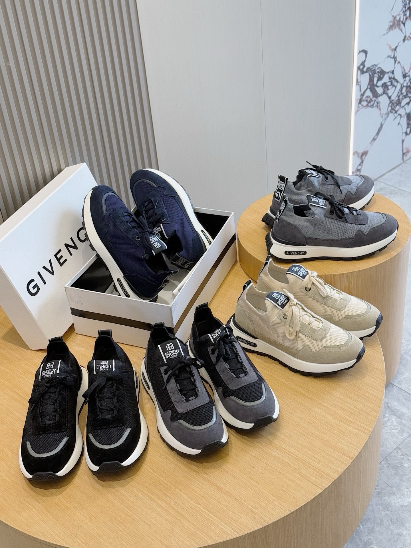 지*시 신상 러너 스니커즈