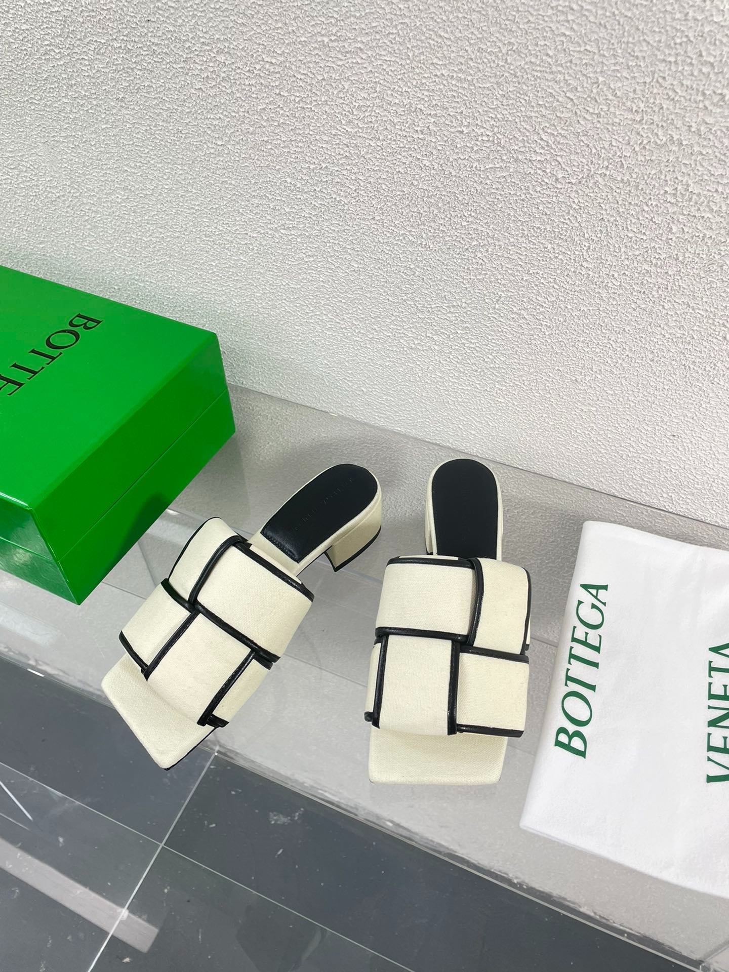보테가베네타 PATCH 미들 슬리퍼