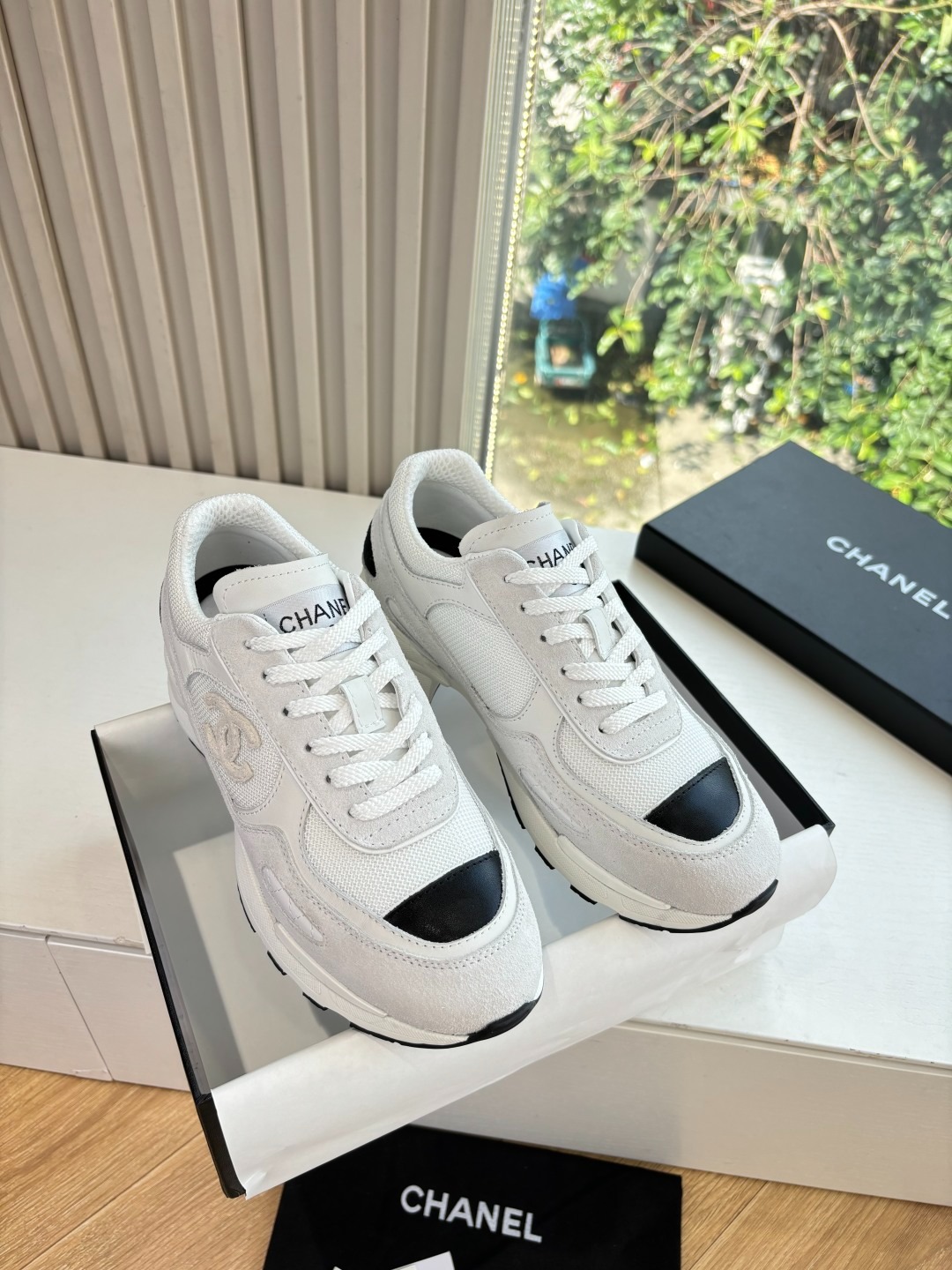 샤넬 25k 신상 하이탑 배색 스니커즈