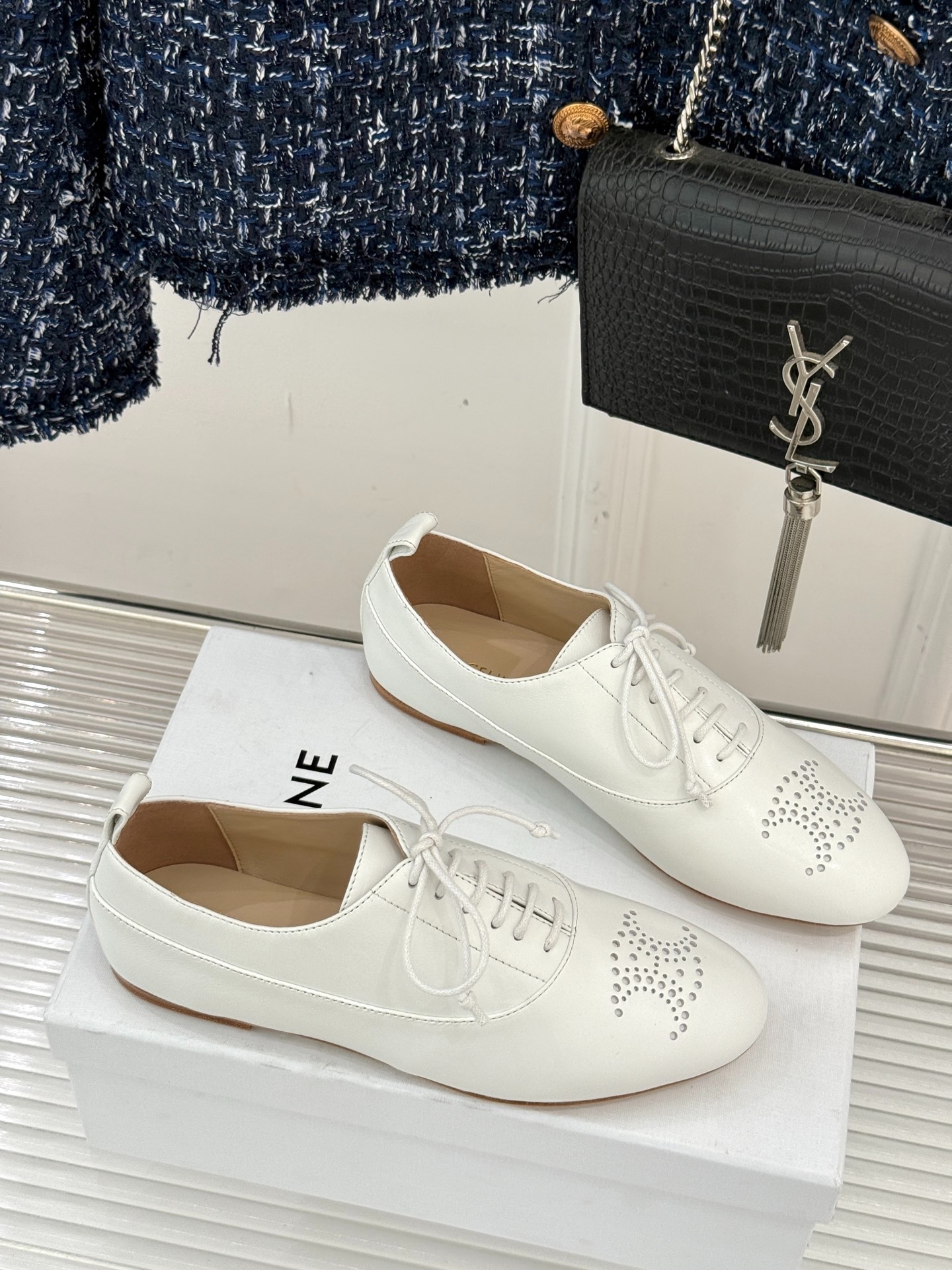 셀린느 25WF 신상 스니커즈