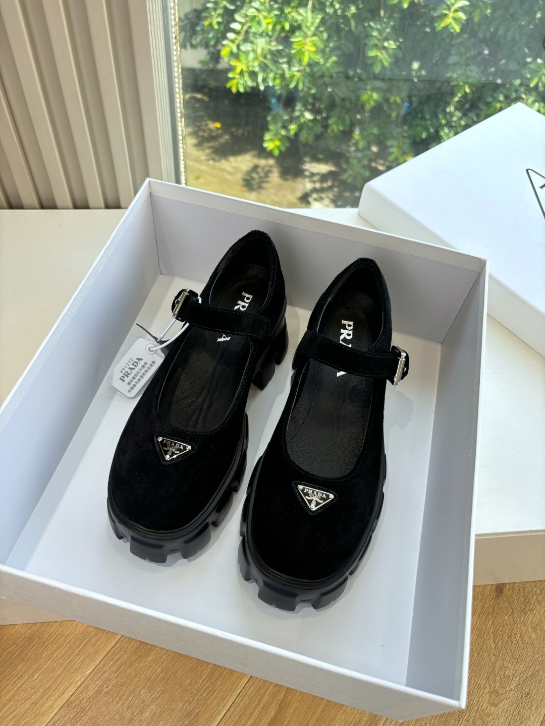 프라다 25Fw 최신 메리제인 통굽 펌프스 로퍼