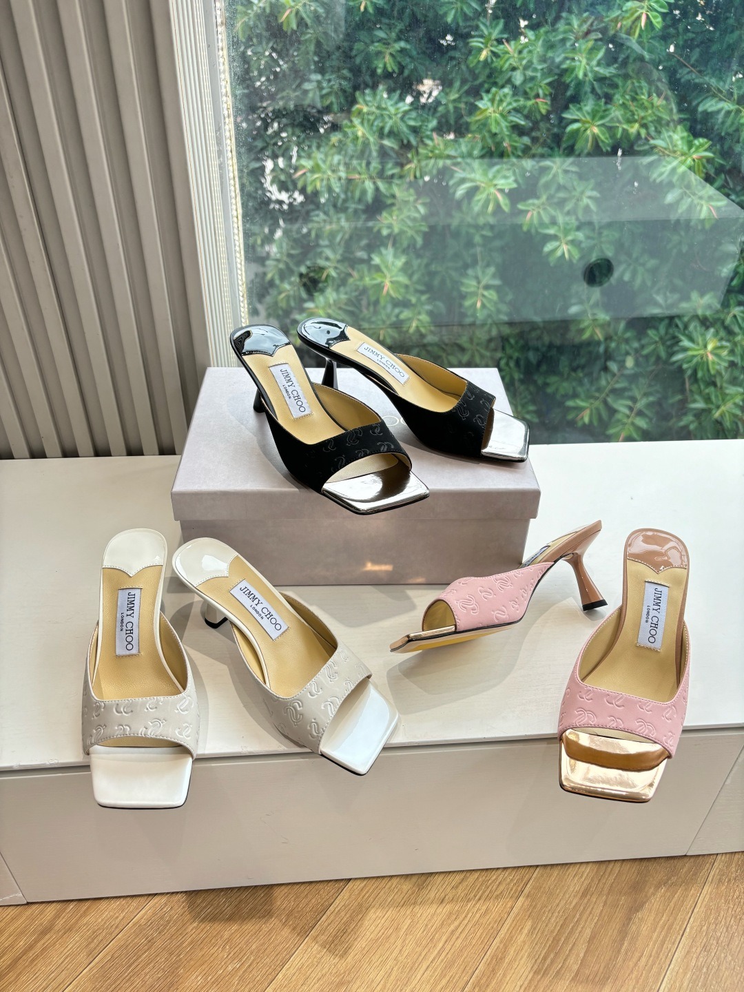 지미추 위클리 클래식 힐 슬리퍼