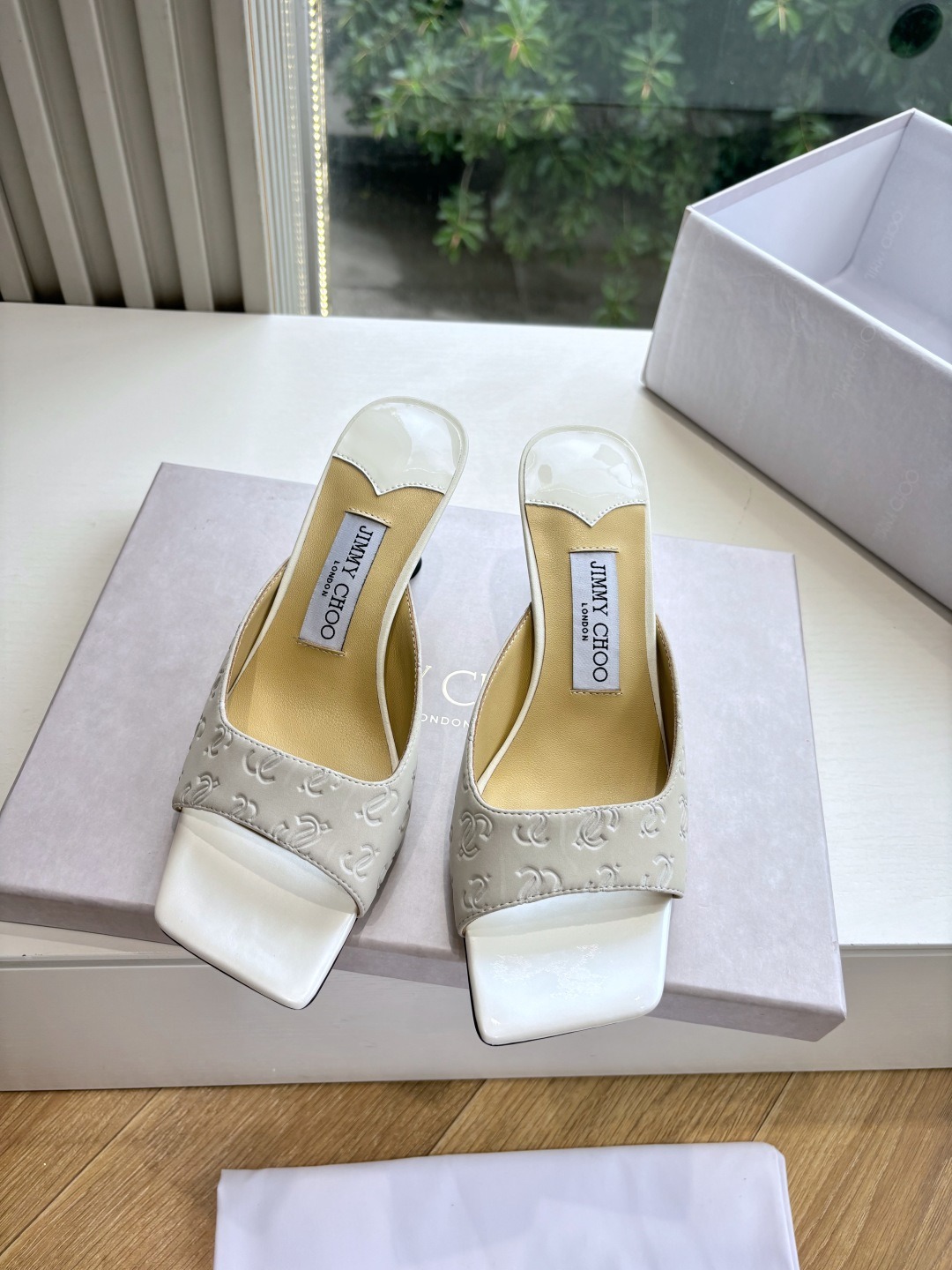 지미추 위클리 클래식 힐 슬리퍼