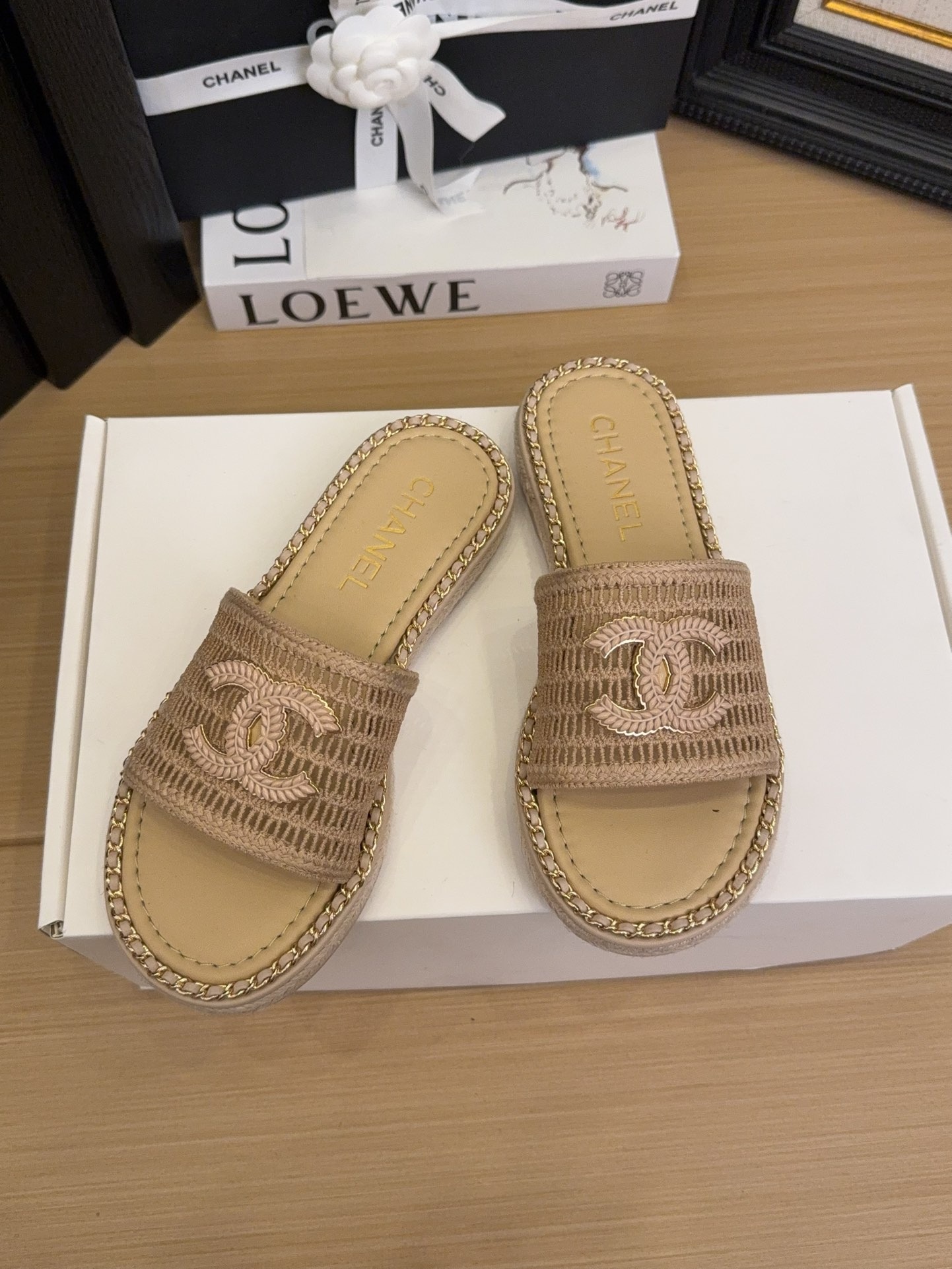 샤넬 25 신상 고퀄리티 플랫 체인 슬리퍼