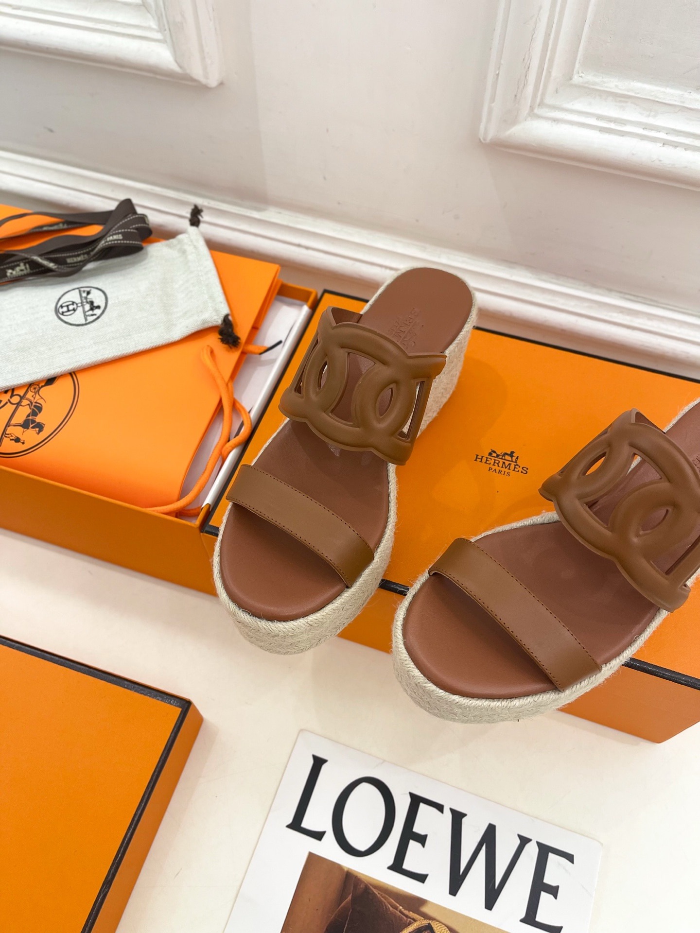 에르메스 25  추동 신상 통굽 웨지 슬리퍼