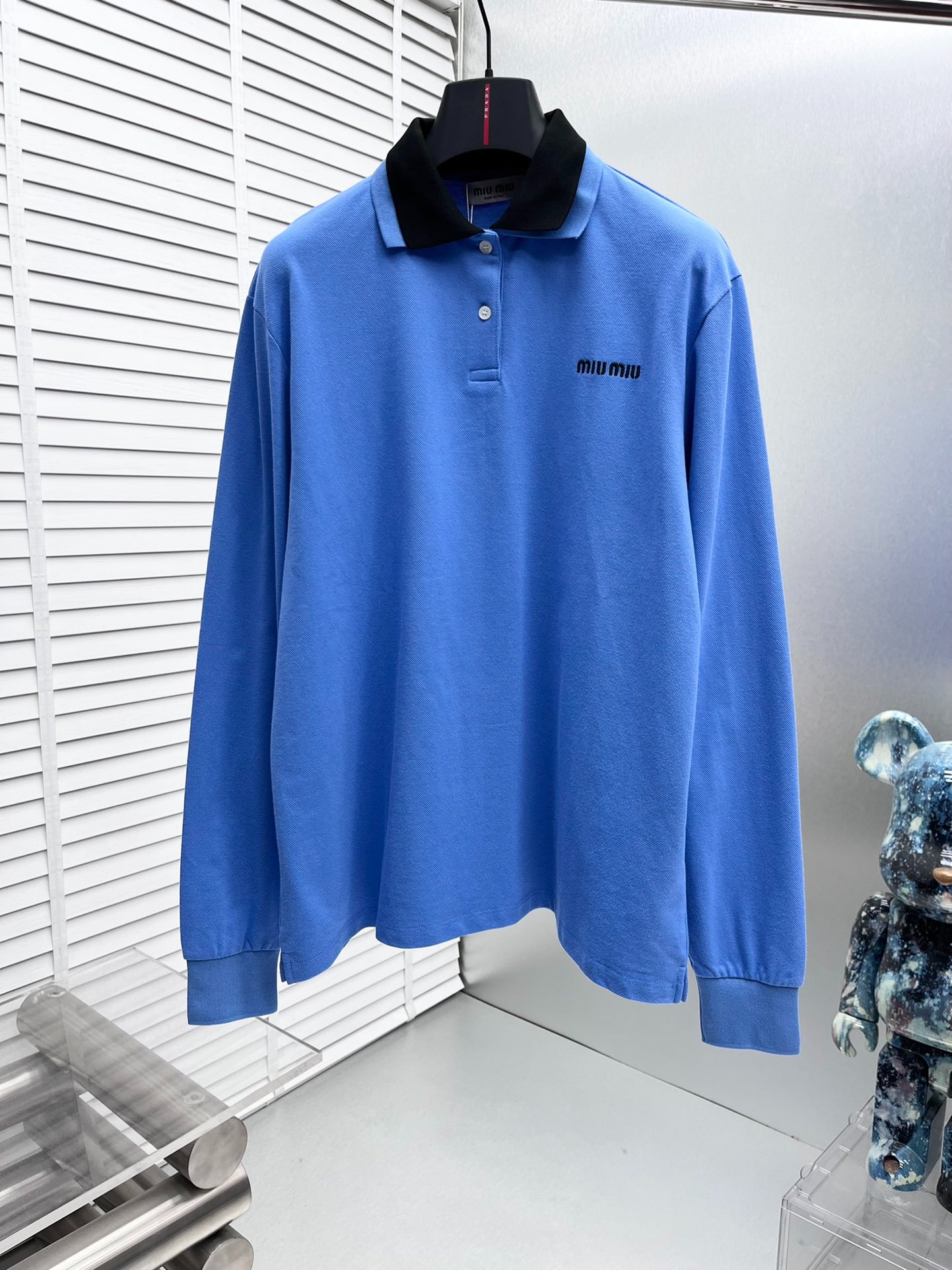 미우미우 25년 신상 이중넥 긴팔 폴로 셔츠