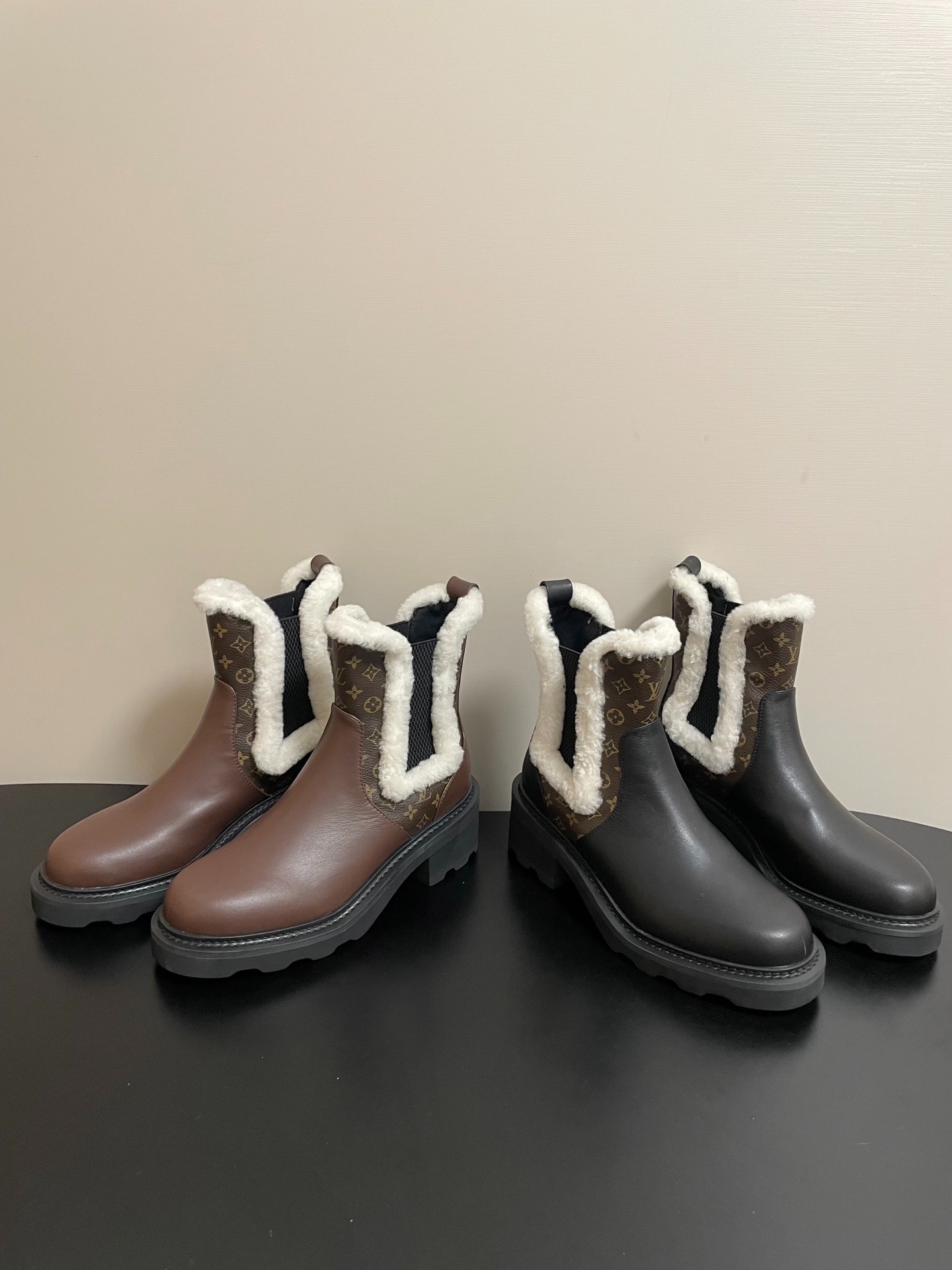 루이비통 25 신상 양털 첼시부츠