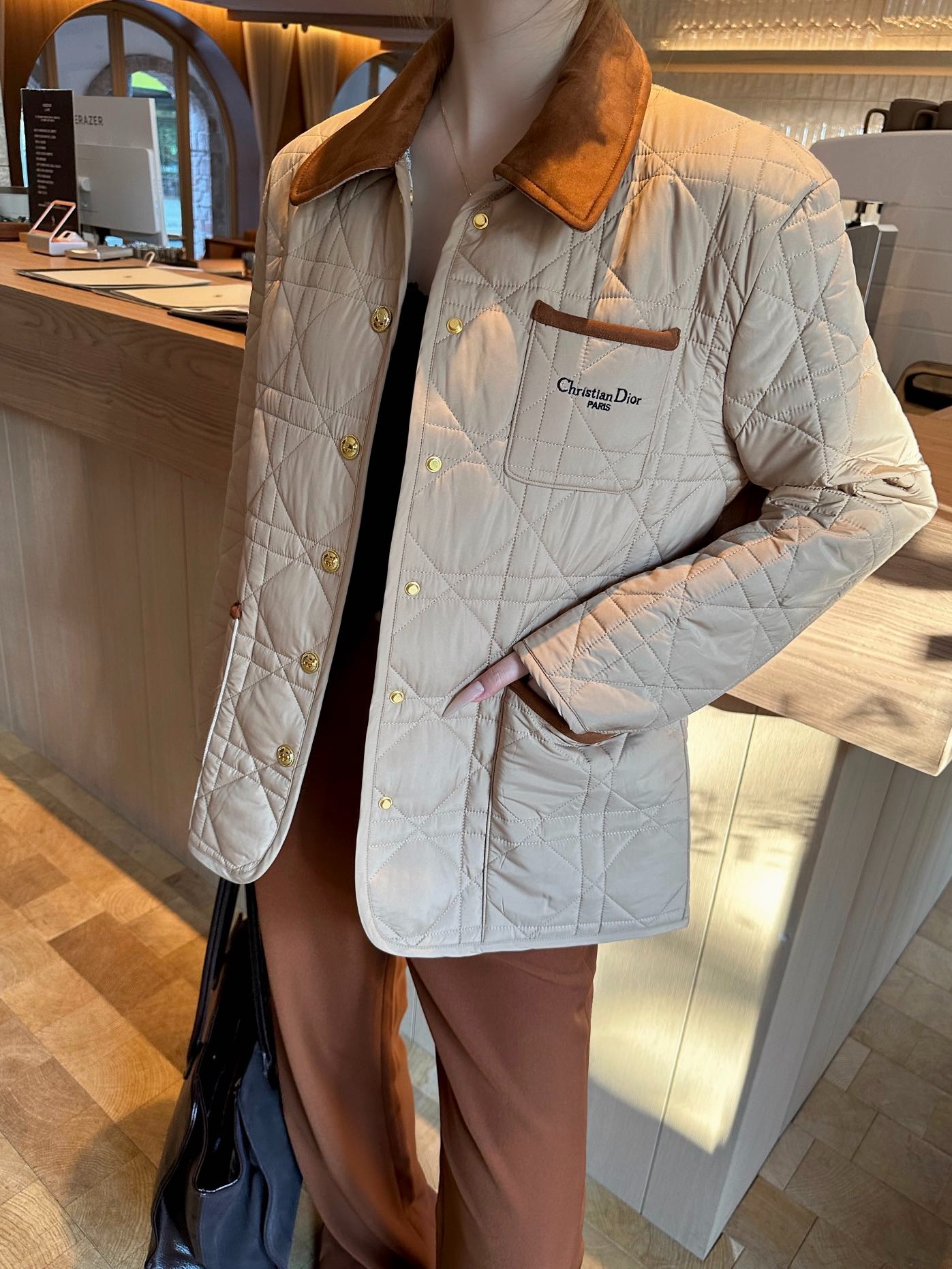 디올 25 신상 체크 누빔 패딩 코트