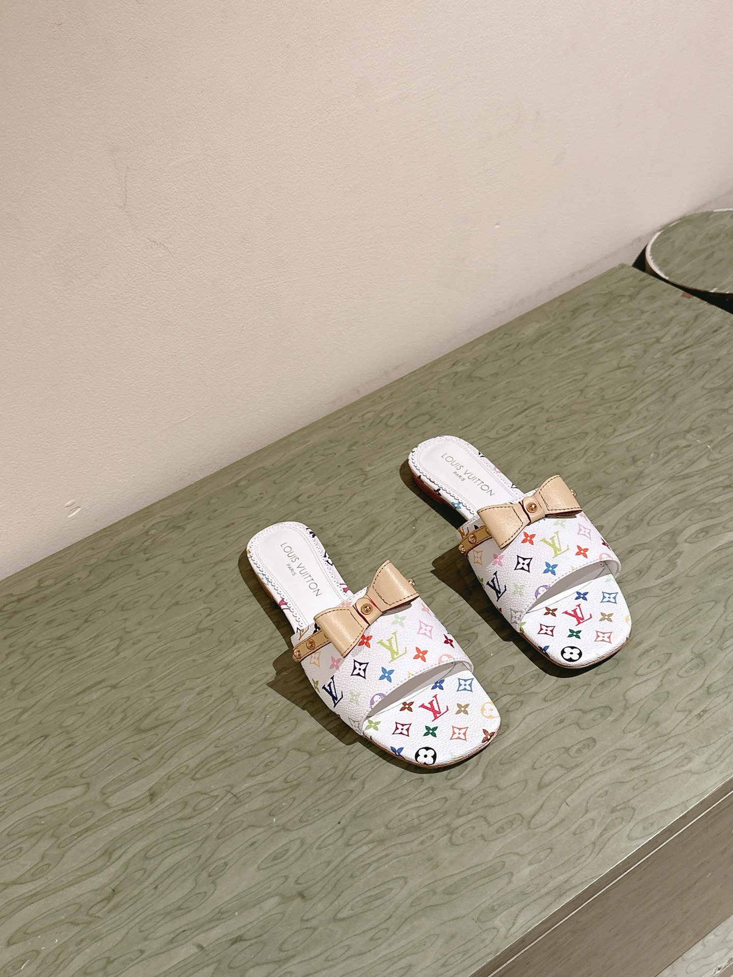 루이비통 신상 new arrival 슬리퍼