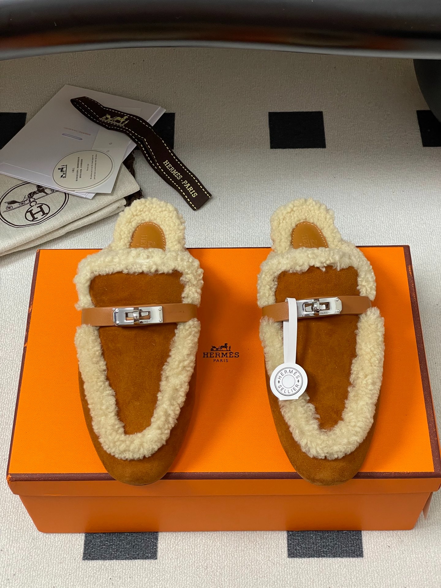 에르메스 오즈울 뮬러 클래식 켈리백 세미슬리퍼