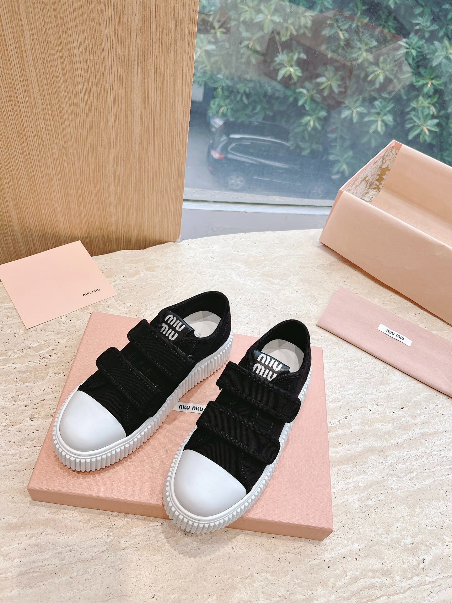 미우미우 25 봄 벨크로 통굽 신발