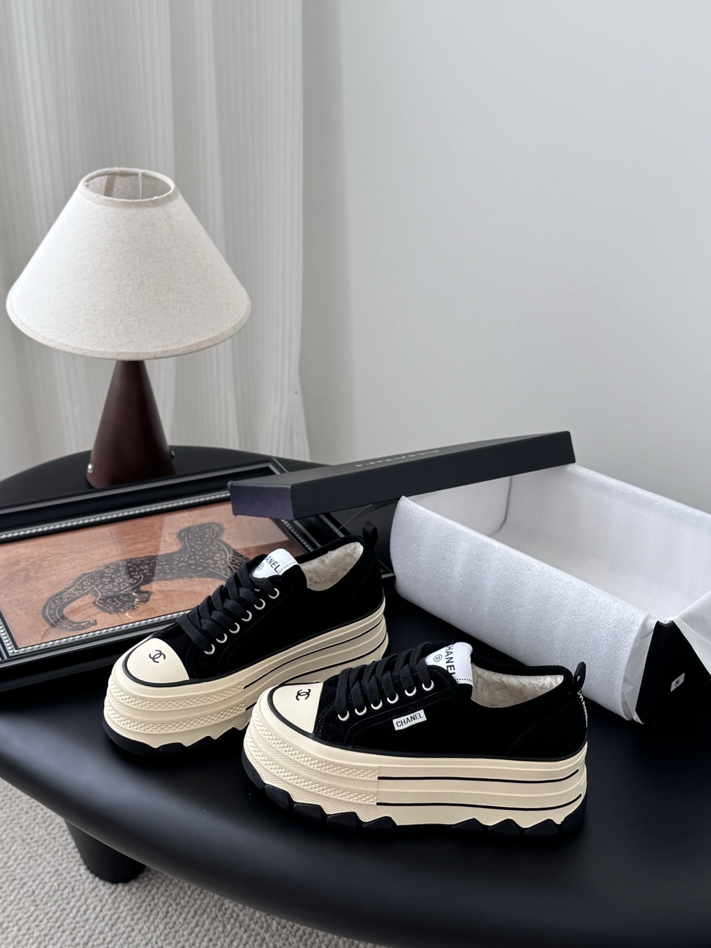 샤넬 양털 통굽 스니커즈