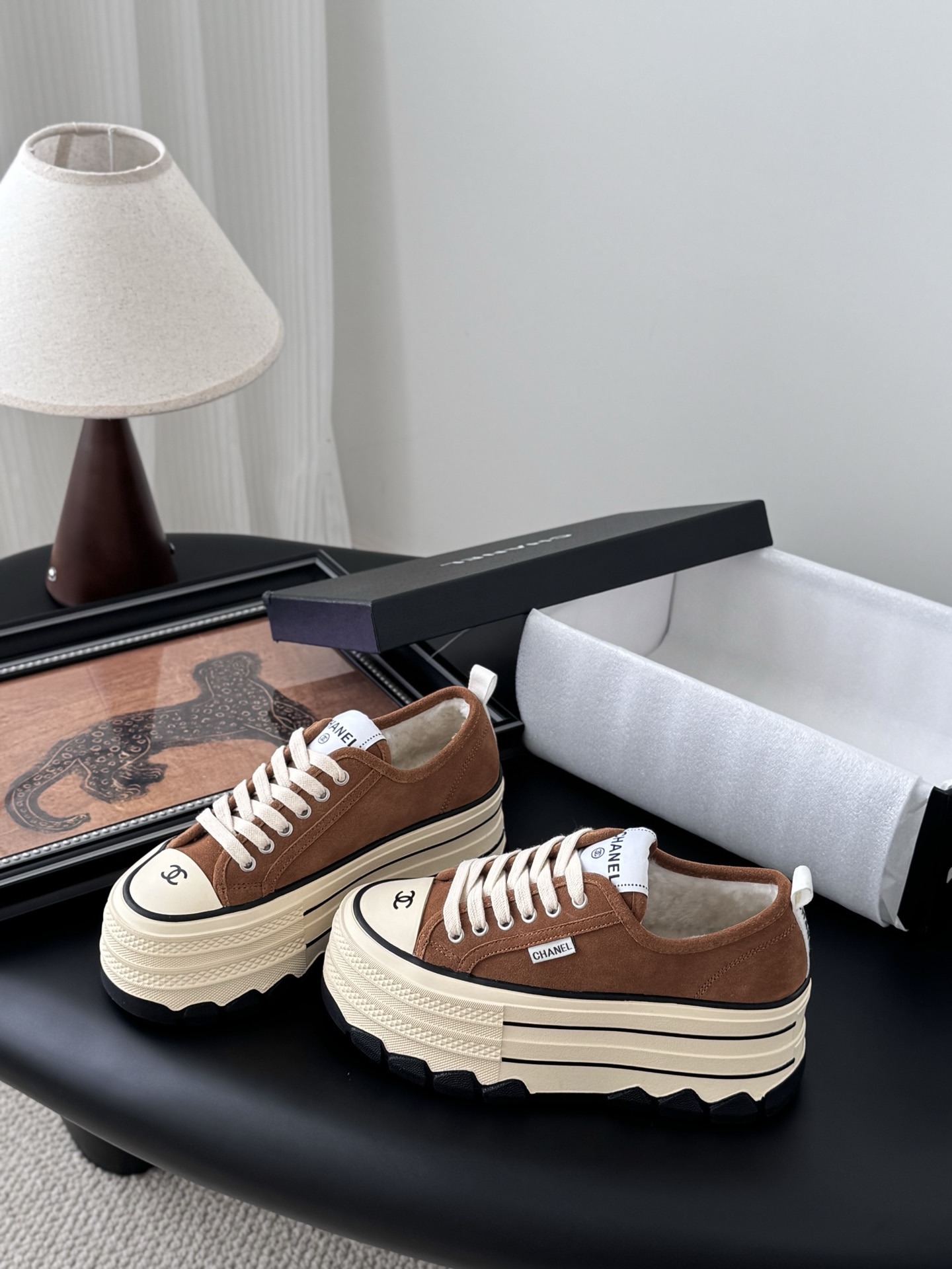 샤넬 양털 통굽 스니커즈