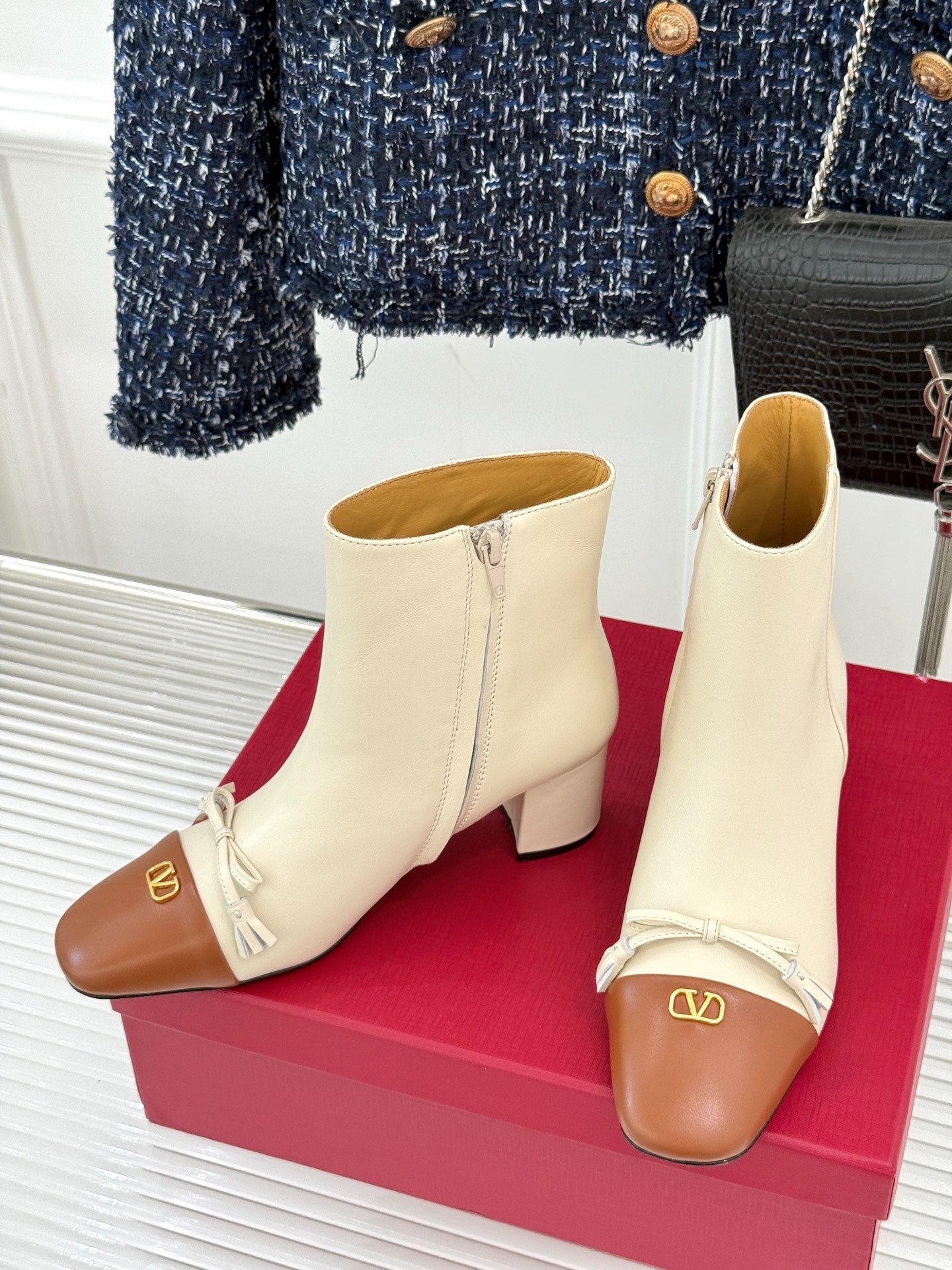 발렌티노 25WF 신상 스틸레토 앵클부츠