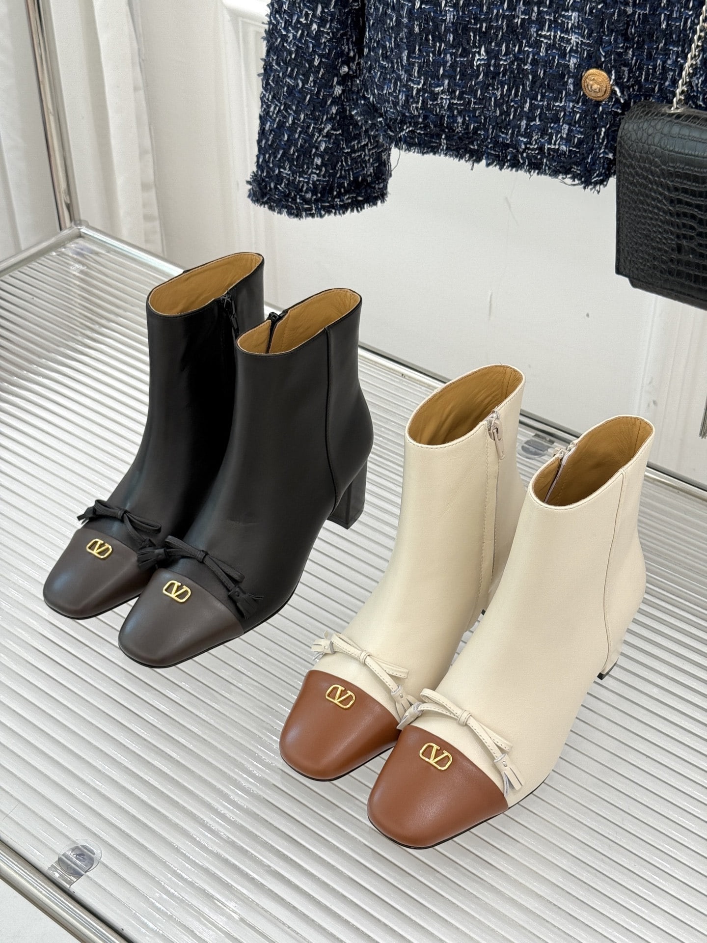 발렌티노 25WF 신상 스틸레토 앵클부츠