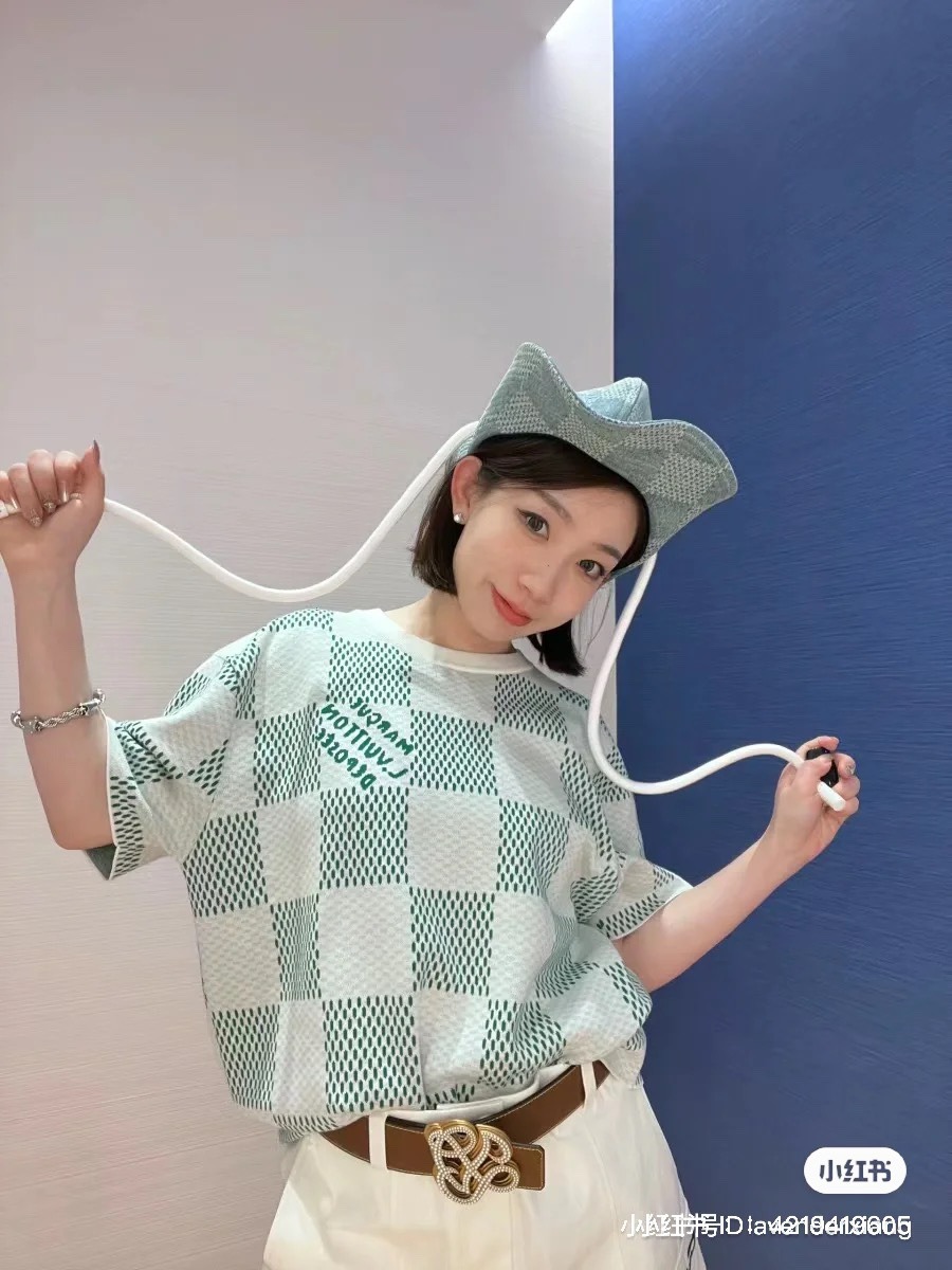 루이비통 다미에 슬리브 크루넥 니트