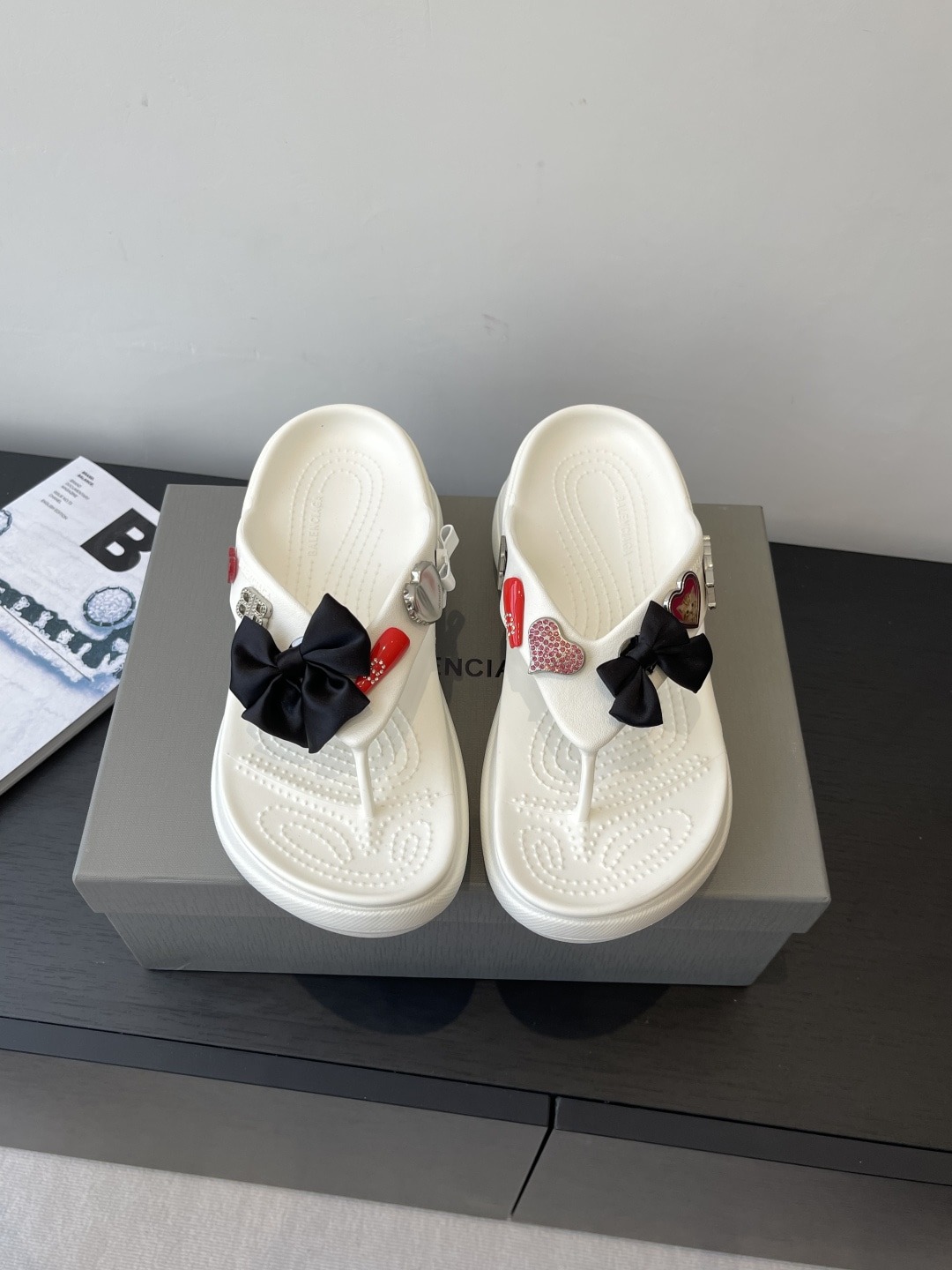 발렌시아가 25ss 여름 신상 리본 통굽 슬리퍼