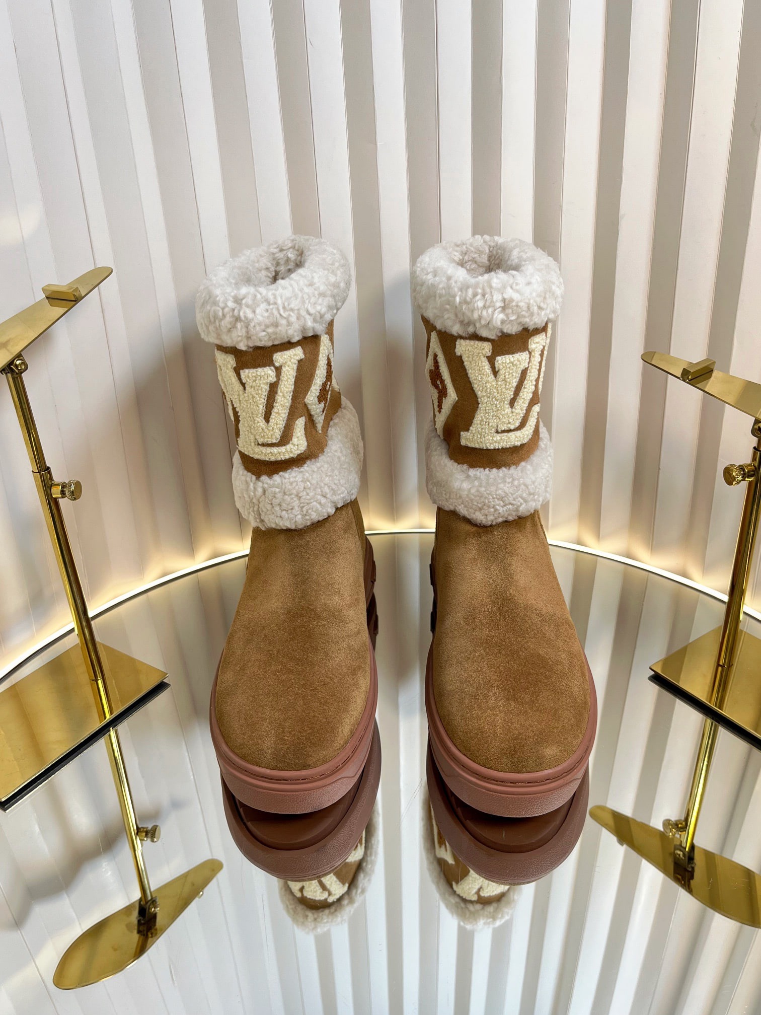 루이비통 신상 양털 앵클부츠