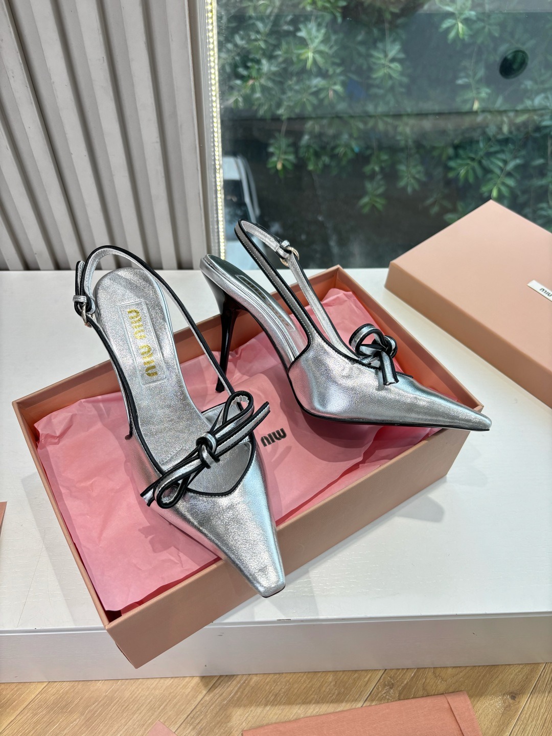 미우미우 25 봄여름 플랫 메리진 로퍼