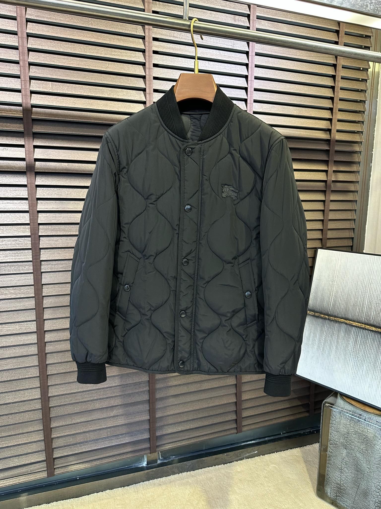 버버리 2025 신상 야구넥 패딩 점퍼