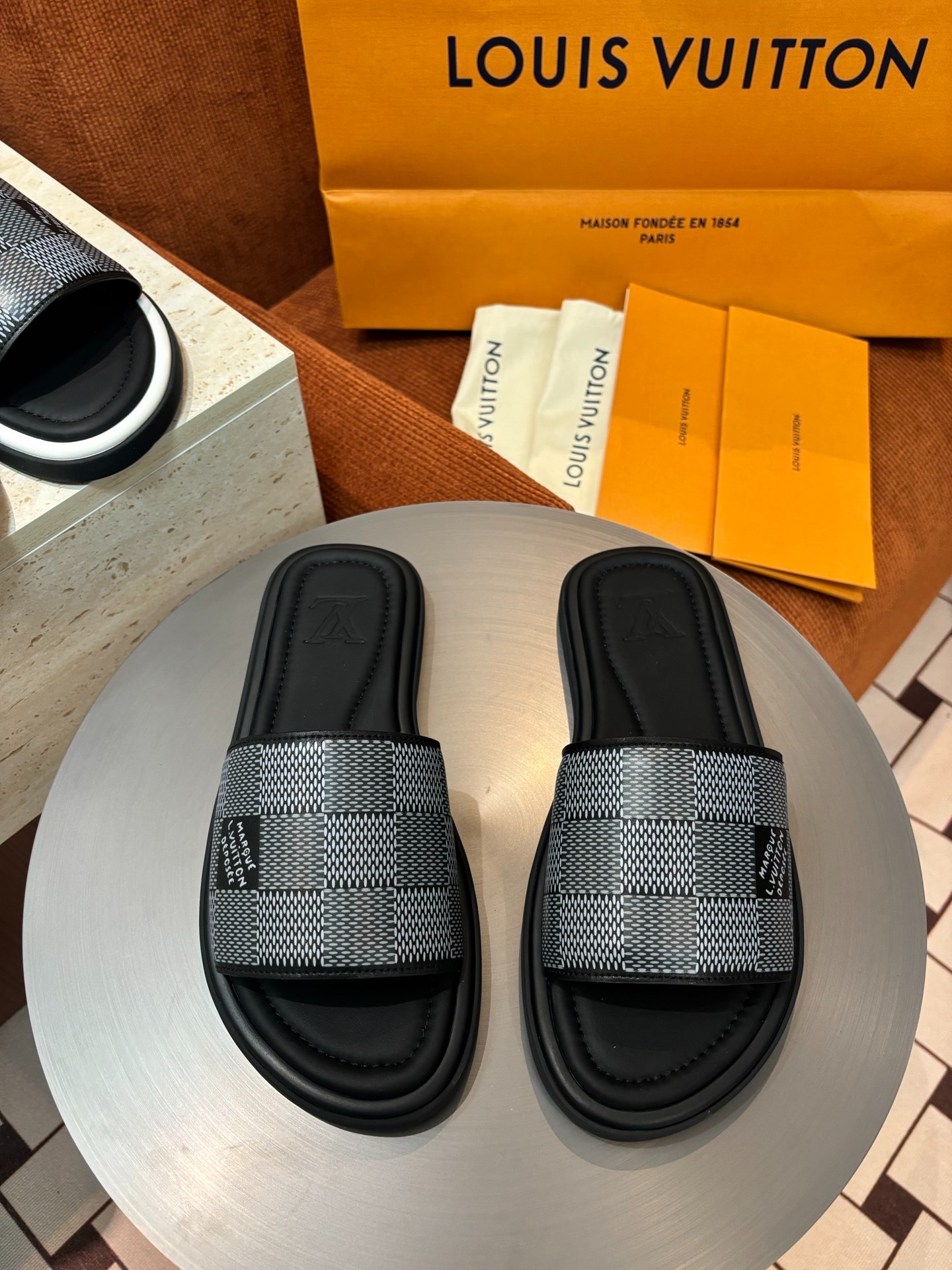 루이비통 오아시스 슬리퍼