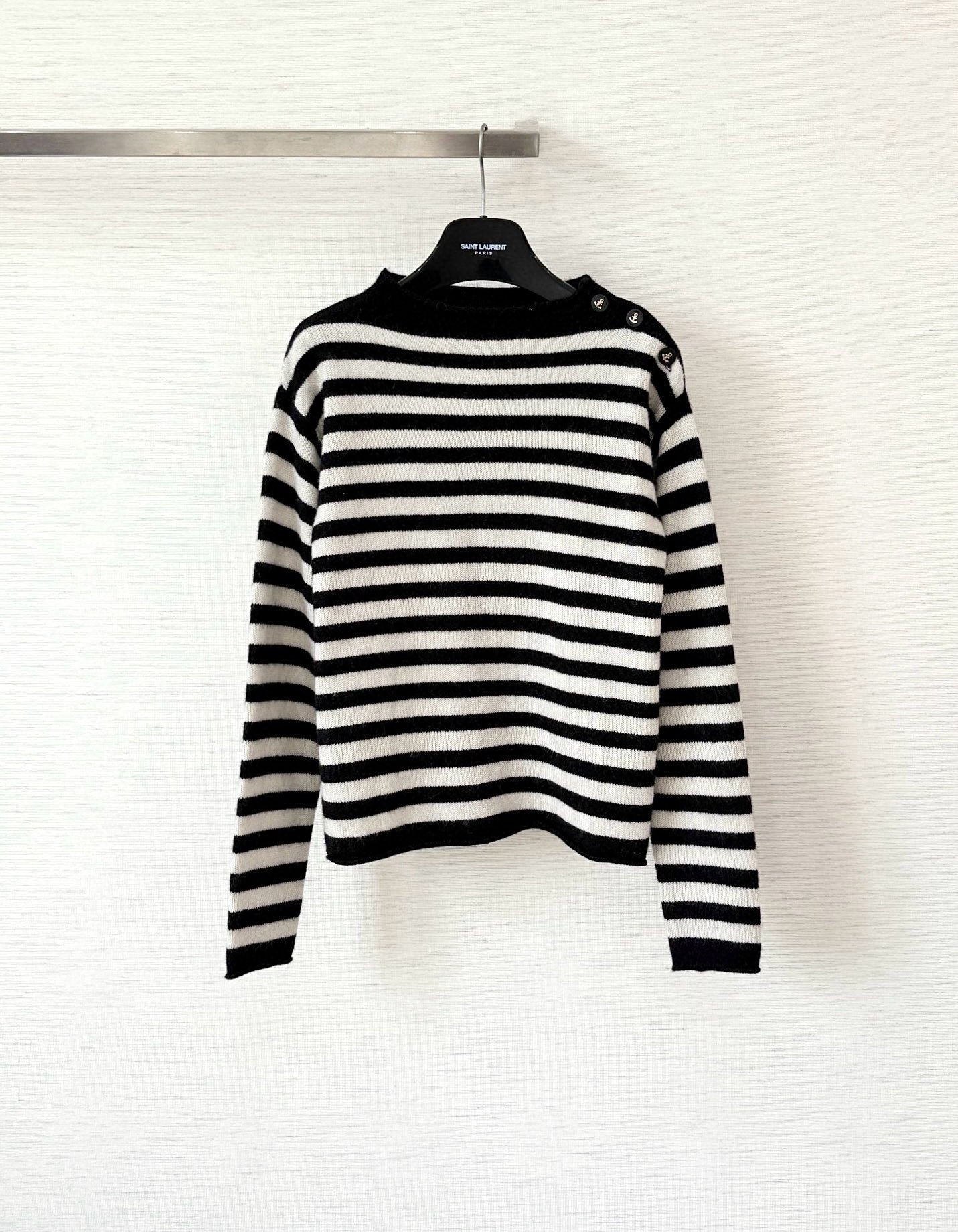 디올 마린 숄더 스트라이프 캐시미어 니트